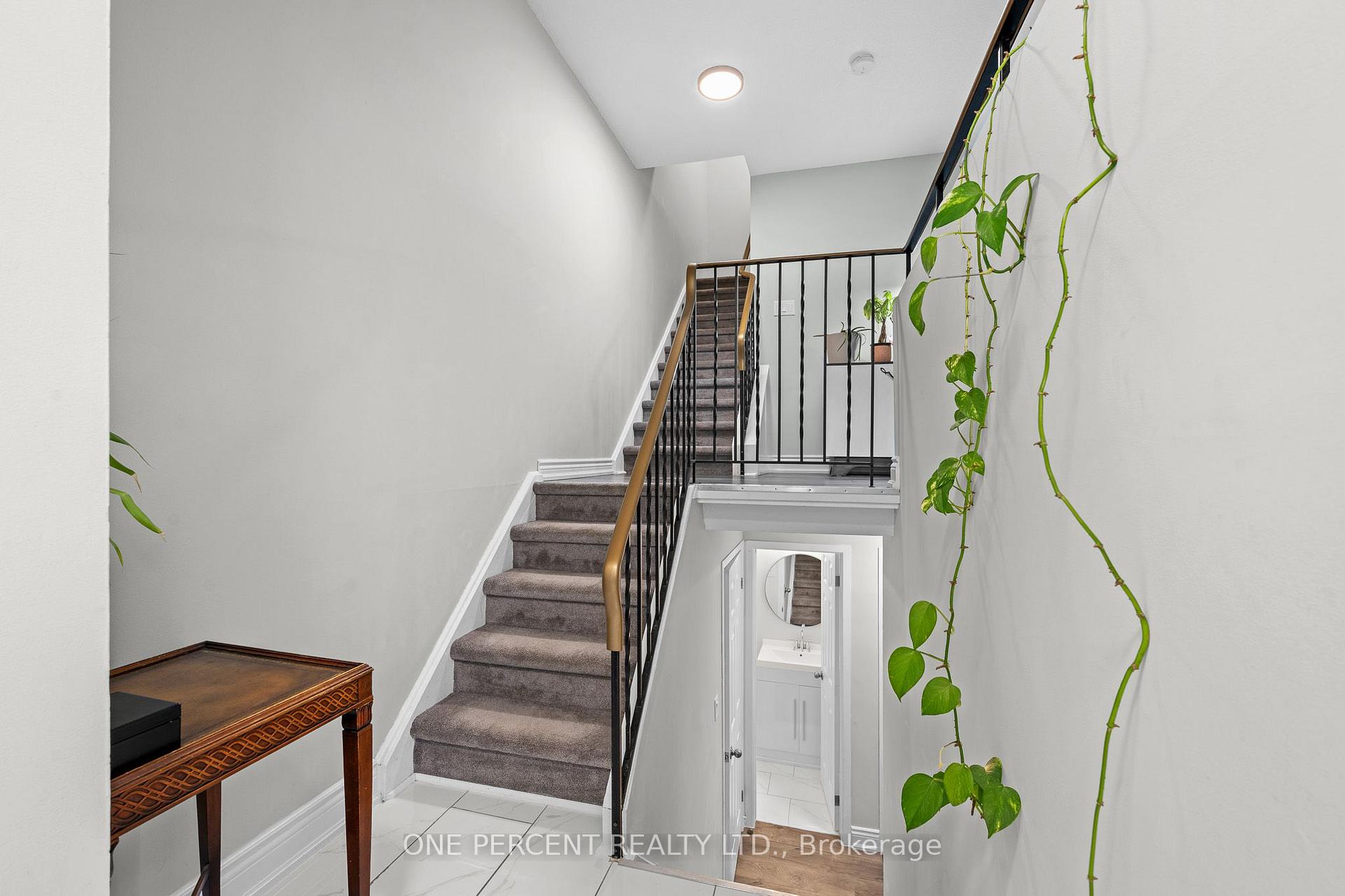 Photo 5 of Unit D, 20 Sonnet Crescent, Ottawa, Westcliffe Estates — HOMEH