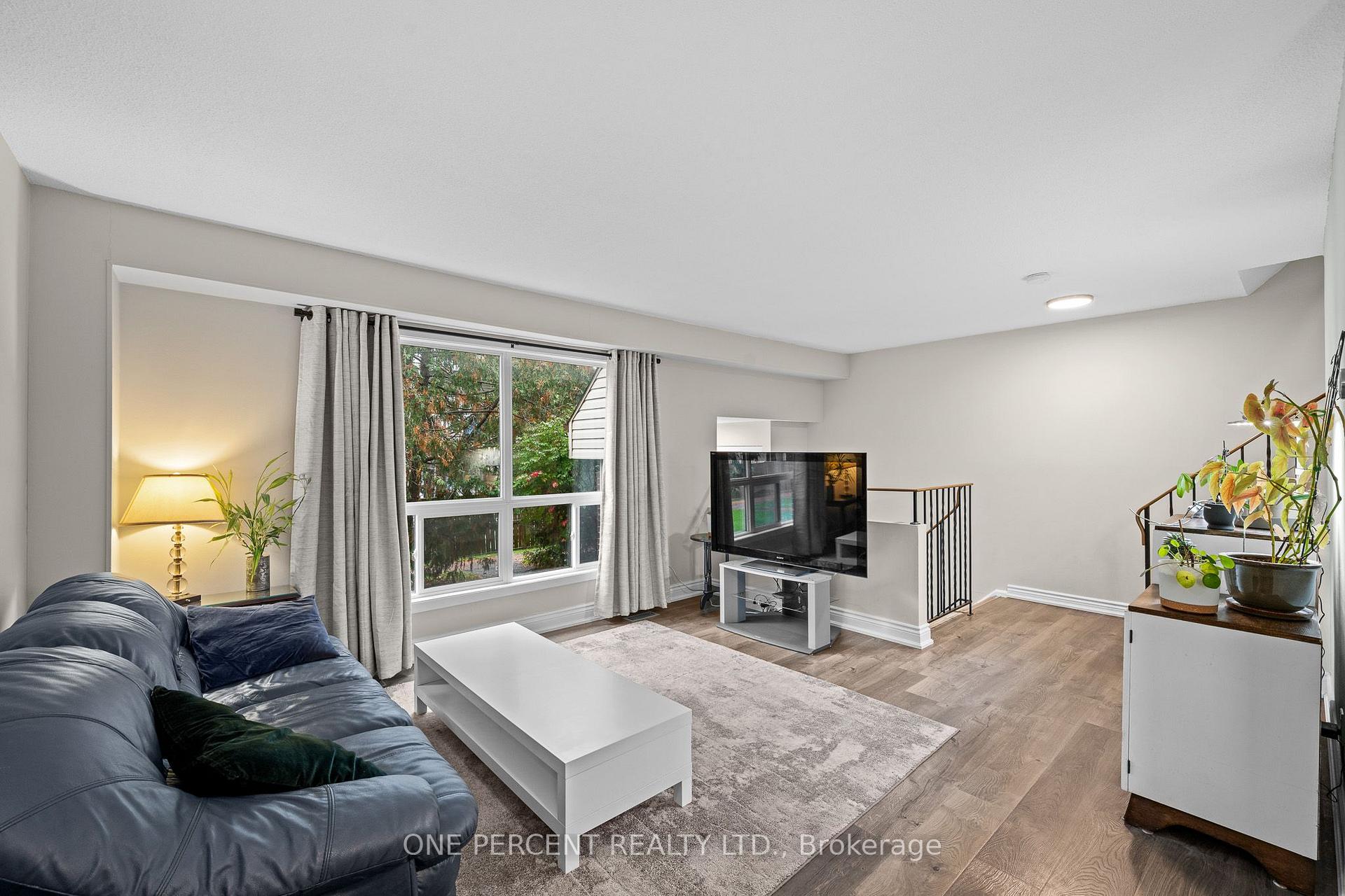 Photo 10 of Unit D, 20 Sonnet Crescent, Ottawa, Westcliffe Estates — HOMEH