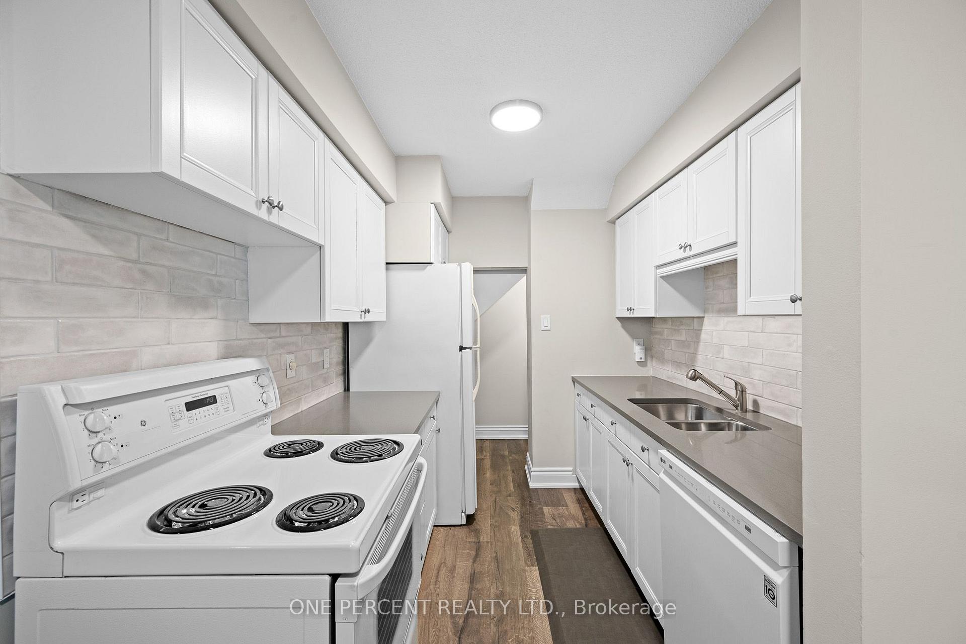 Photo 15 of Unit D, 20 Sonnet Crescent, Ottawa, Westcliffe Estates — HOMEH