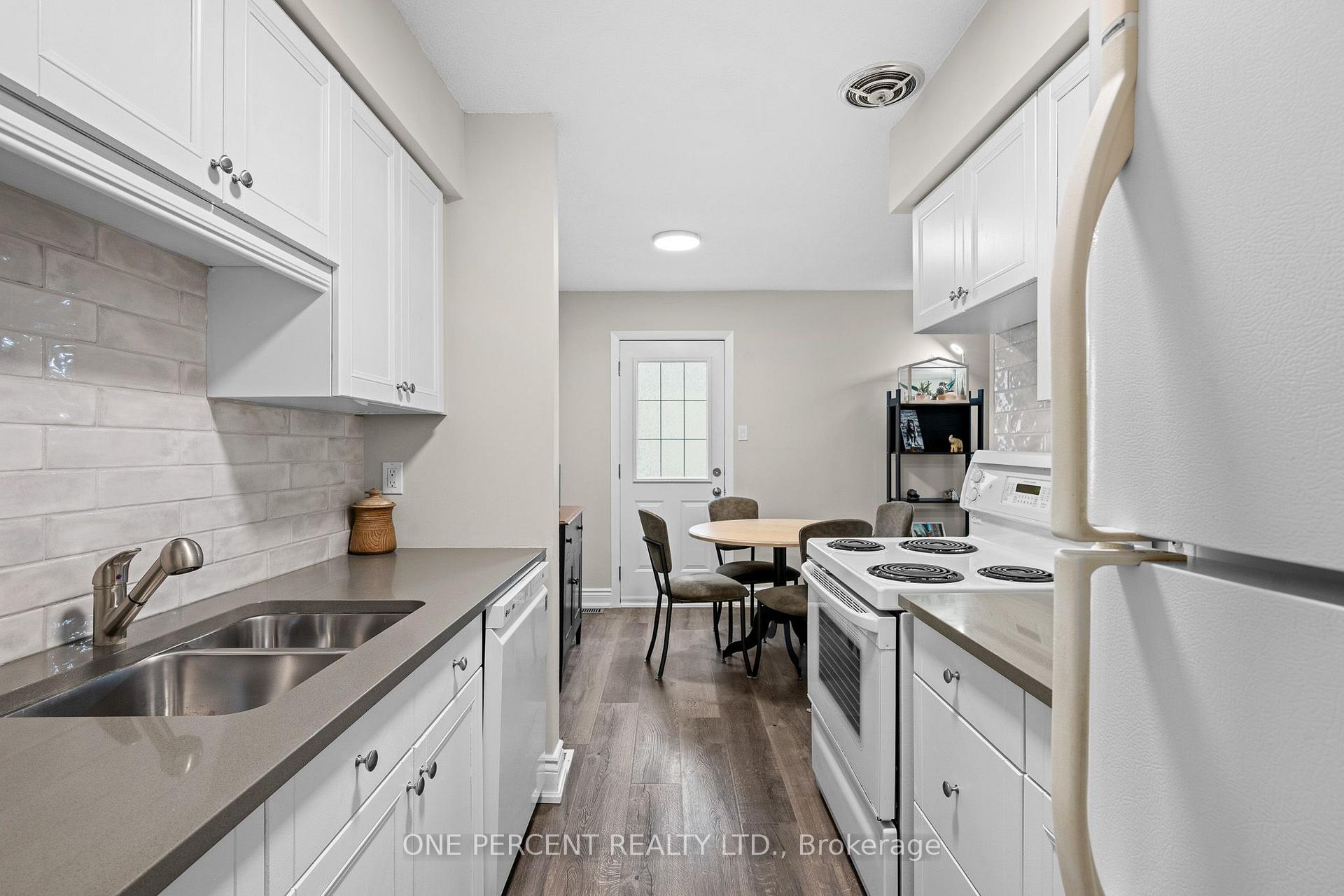 Photo 16 of Unit D, 20 Sonnet Crescent, Ottawa, Westcliffe Estates — HOMEH