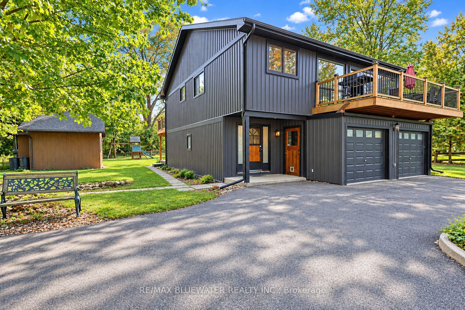 Photo 4 of 8437 Defore Drive, Lambton Shores — HOMEH