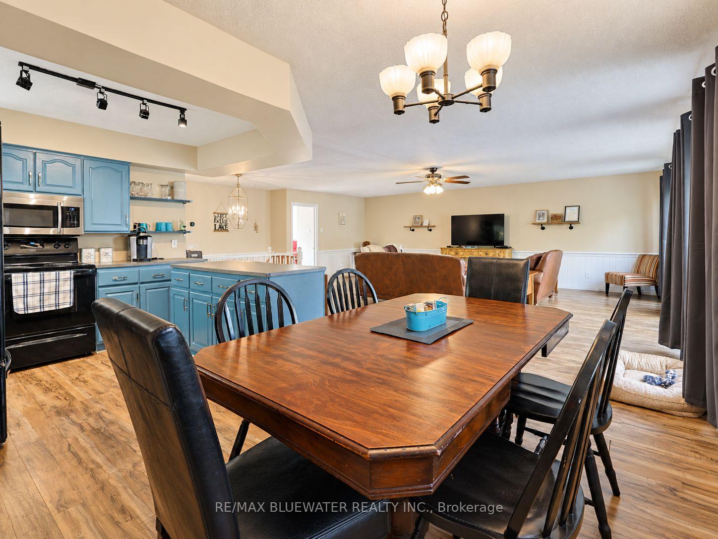 Photo 17 of 8437 Defore Drive, Lambton Shores — HOMEH