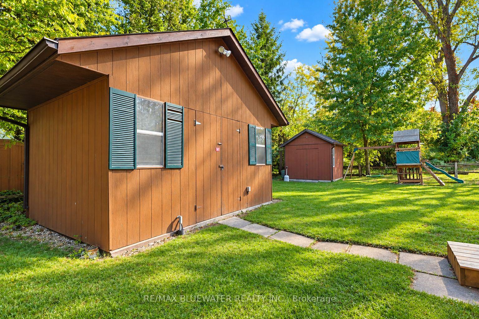 Photo 32 of 8437 Defore Drive, Lambton Shores — HOMEH