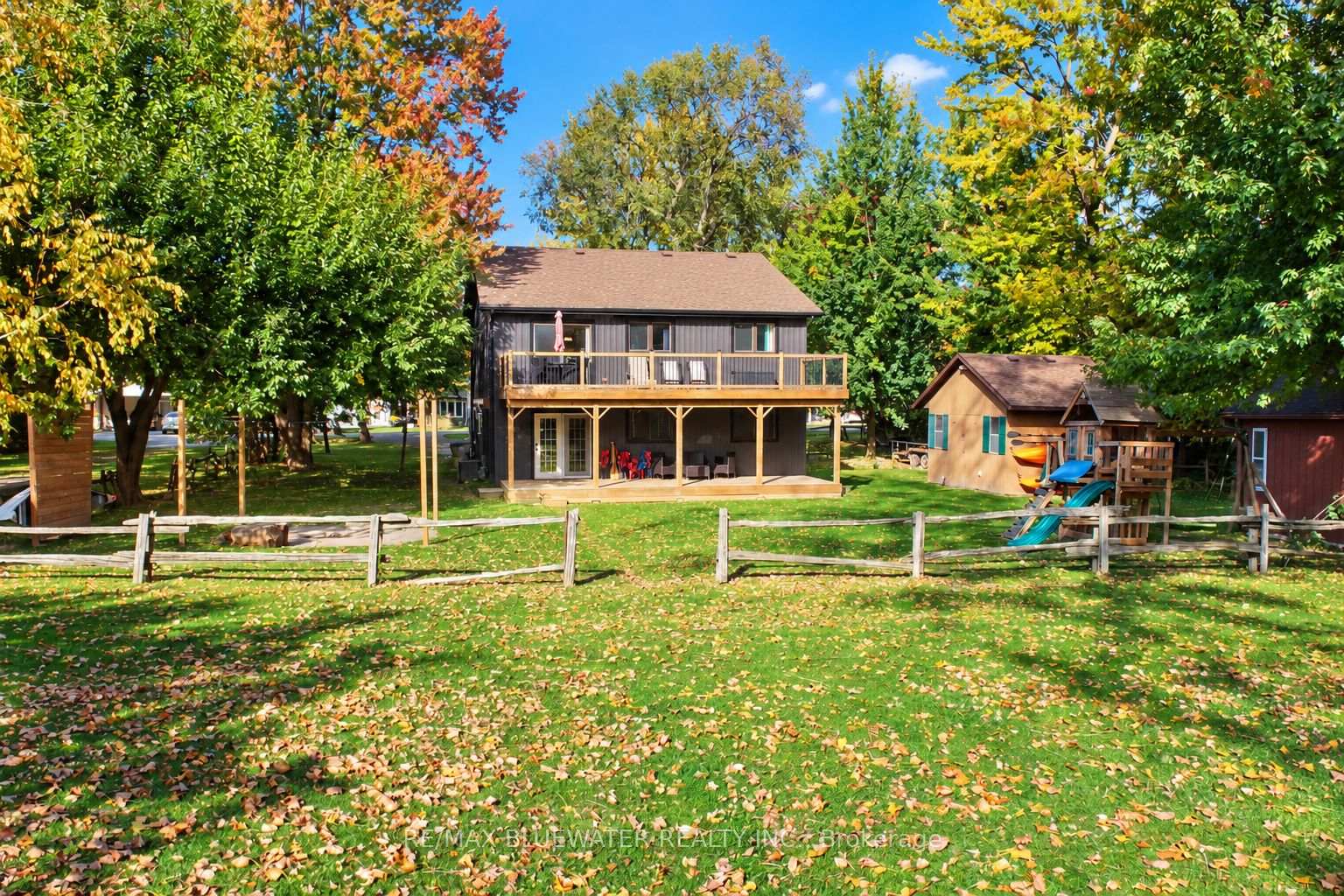 Photo 37 of 8437 Defore Drive, Lambton Shores — HOMEH