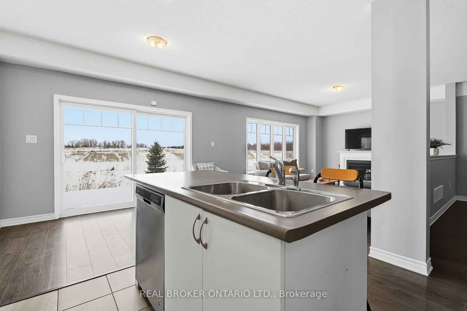 Photo 12 of 38 Sandhill Crane Drive, Wasaga Beach — HOMEH