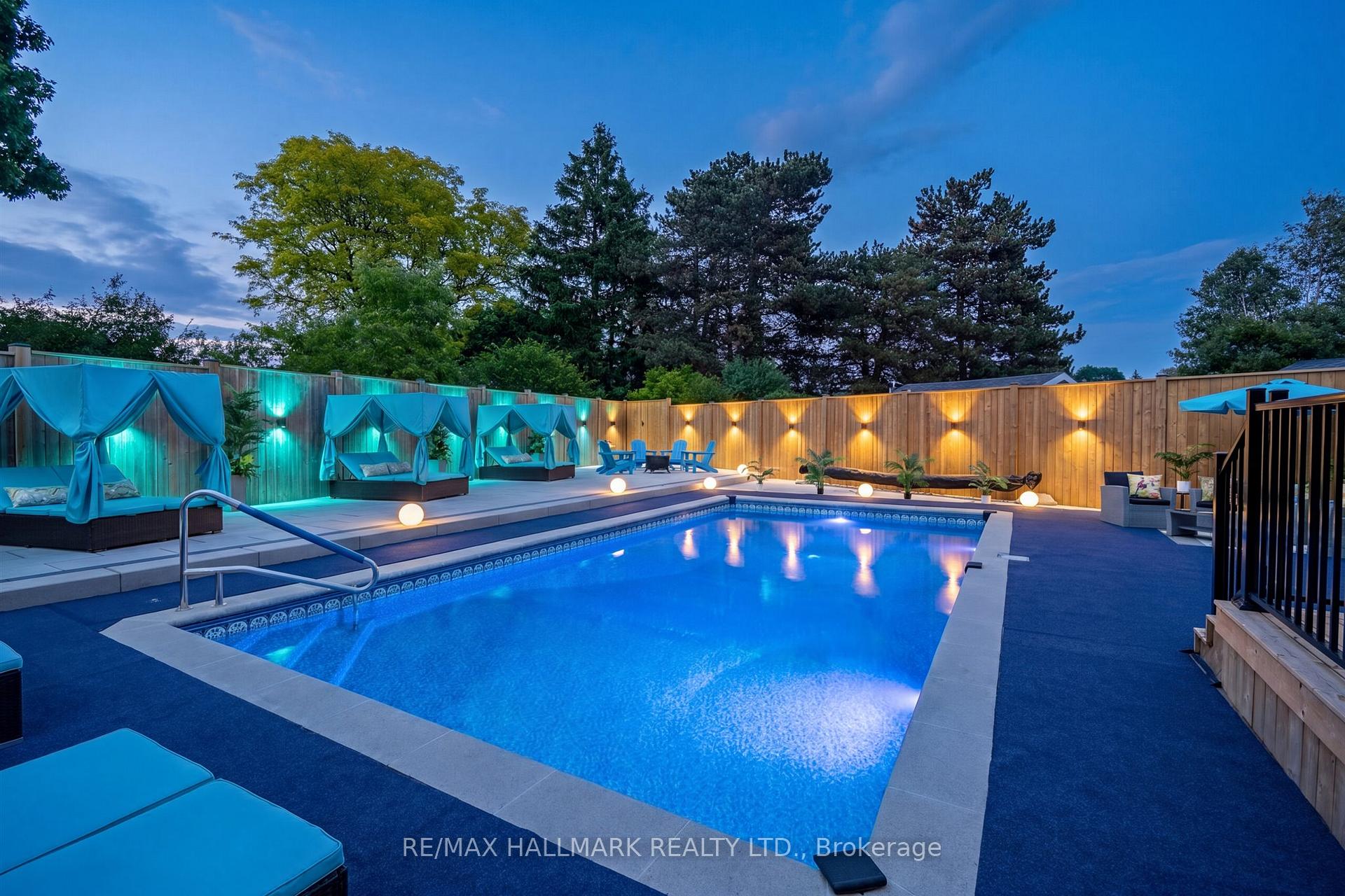 Photo 1 of 119 Charlotte Place, Kitchener, Heritage Park - Kitchener — HOMEH