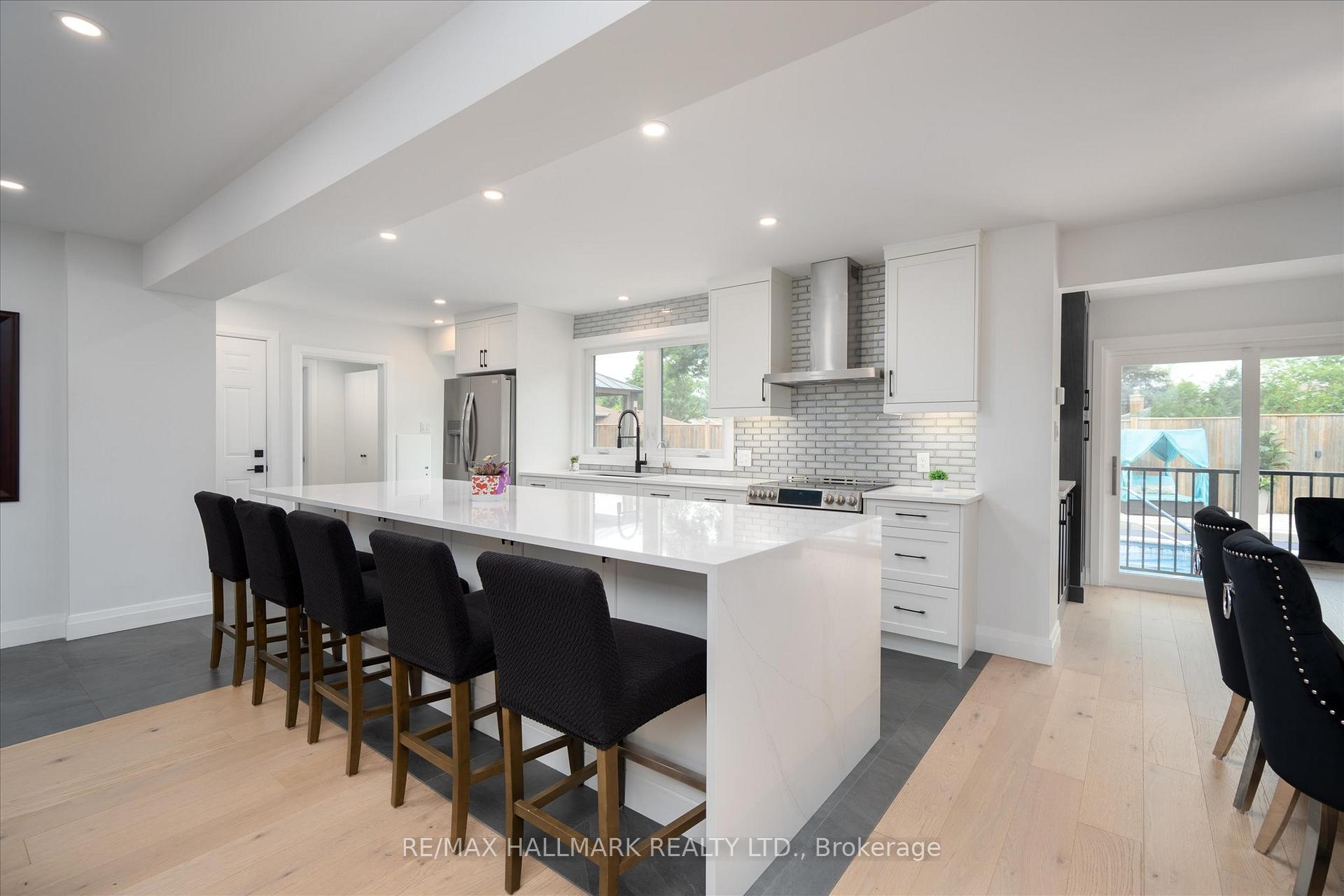 Photo 9 of 119 Charlotte Place, Kitchener, Heritage Park - Kitchener — HOMEH