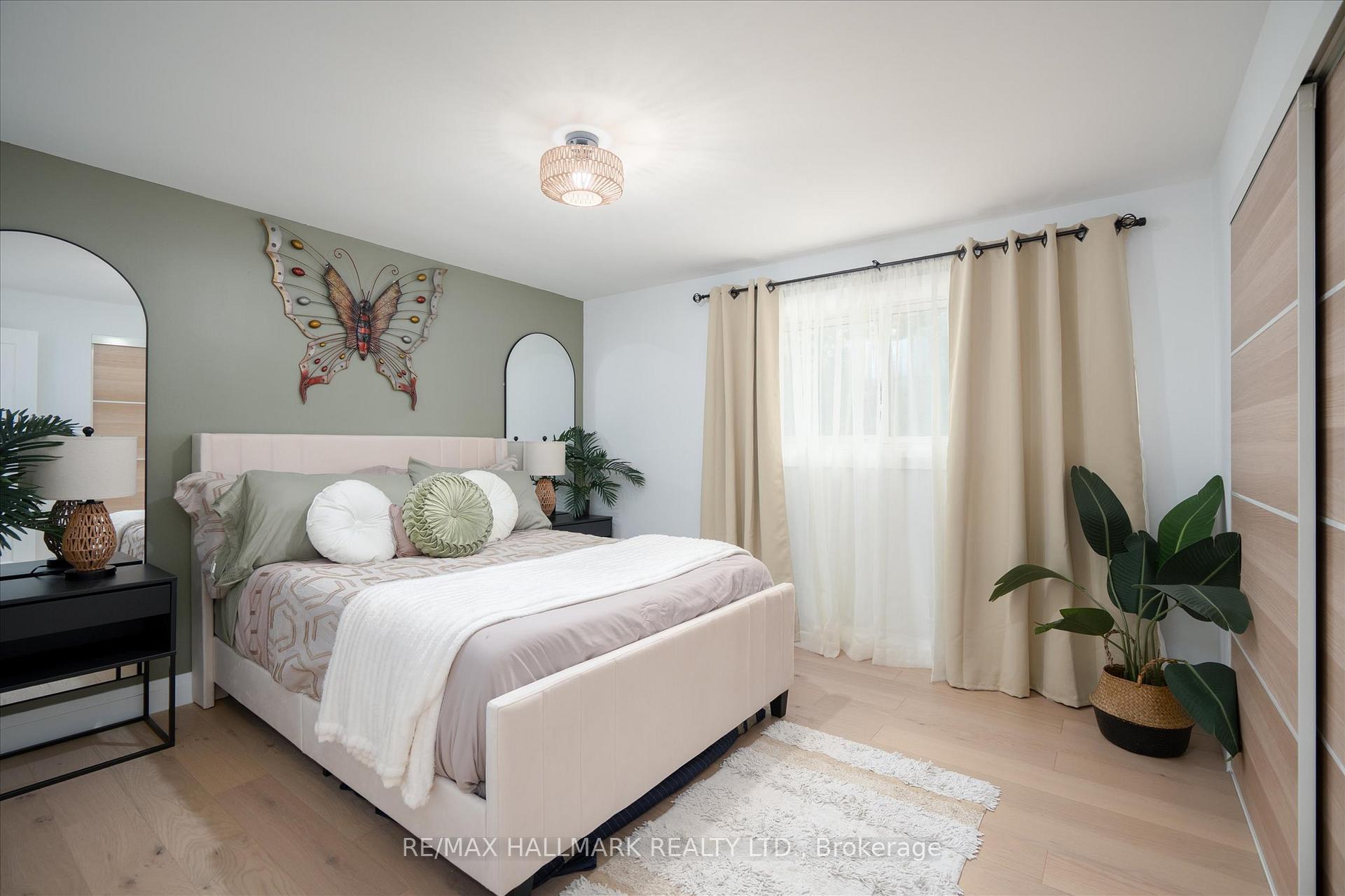 Photo 18 of 119 Charlotte Place, Kitchener, Heritage Park - Kitchener — HOMEH
