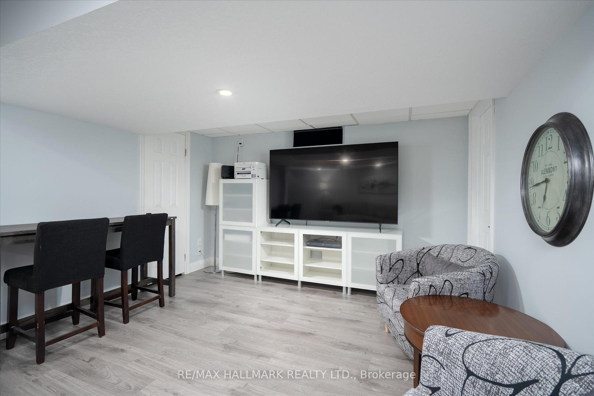 Photo 25 of 119 Charlotte Place, Kitchener, Heritage Park - Kitchener — HOMEH