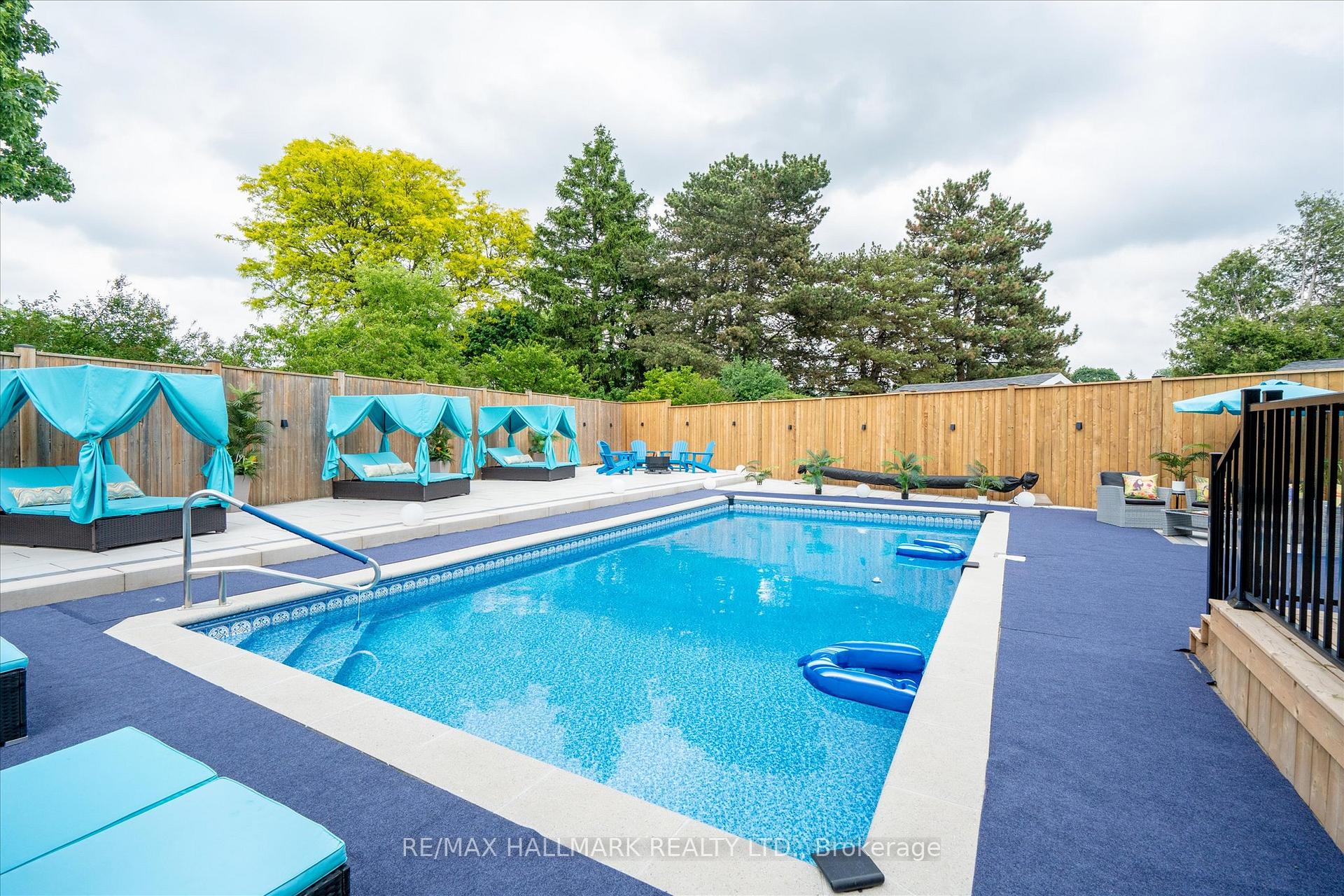 Photo 28 of 119 Charlotte Place, Kitchener, Heritage Park - Kitchener — HOMEH