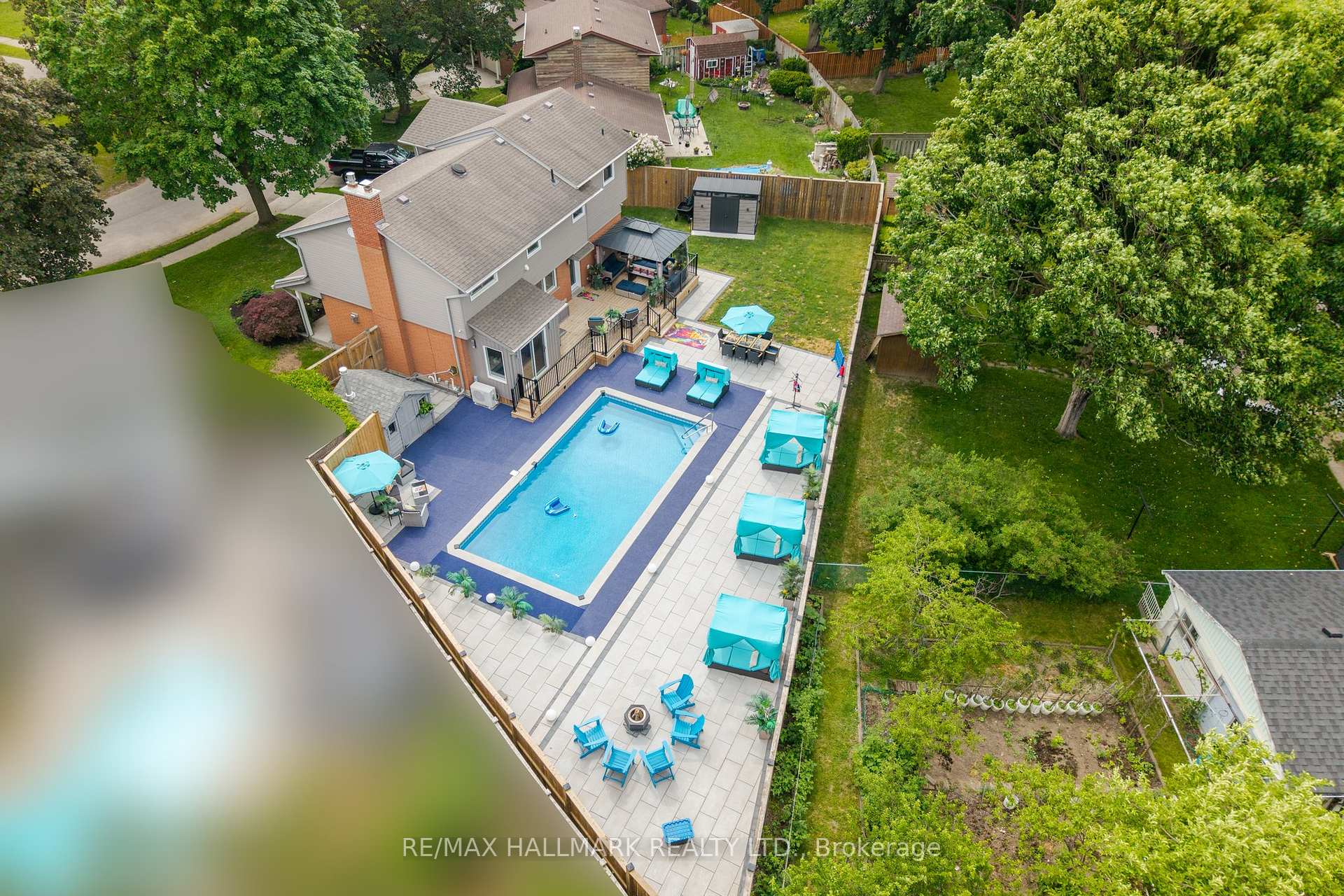 Photo 37 of 119 Charlotte Place, Kitchener, Heritage Park - Kitchener — HOMEH