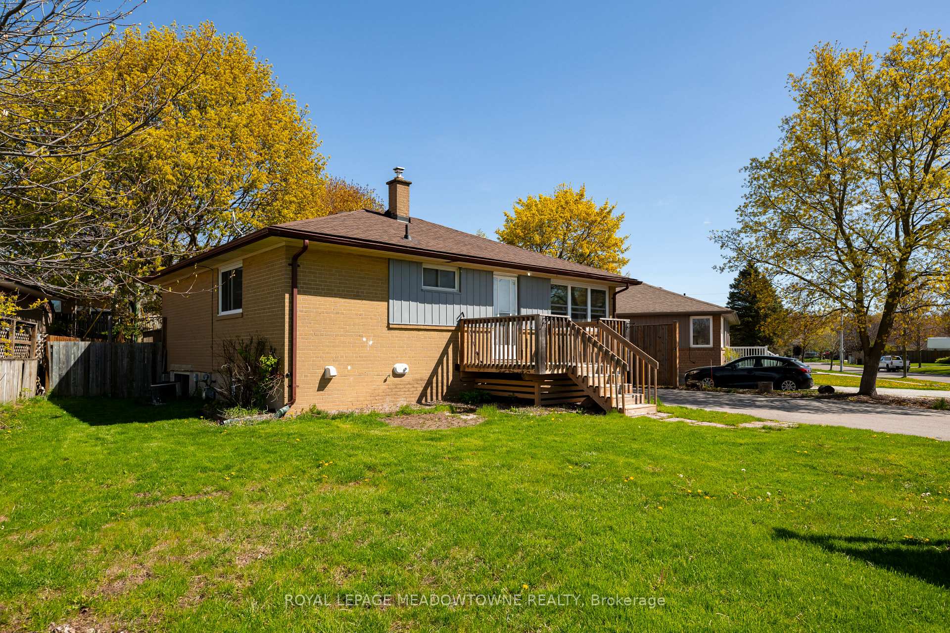Photo 4 of 169 Longfield Road, Halton Hills, Acton — HOMEH