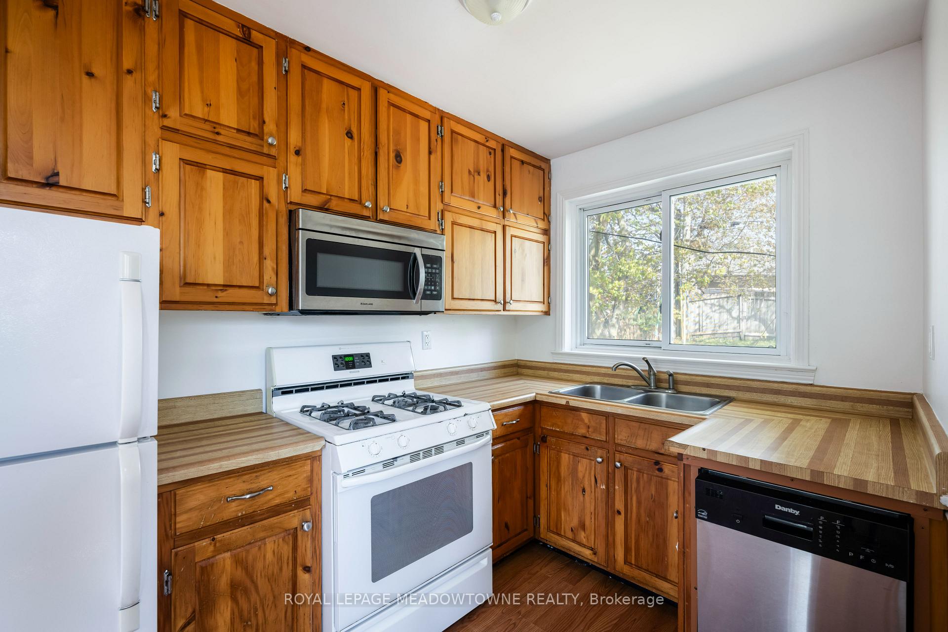 Photo 19 of 169 Longfield Road, Halton Hills, Acton — HOMEH