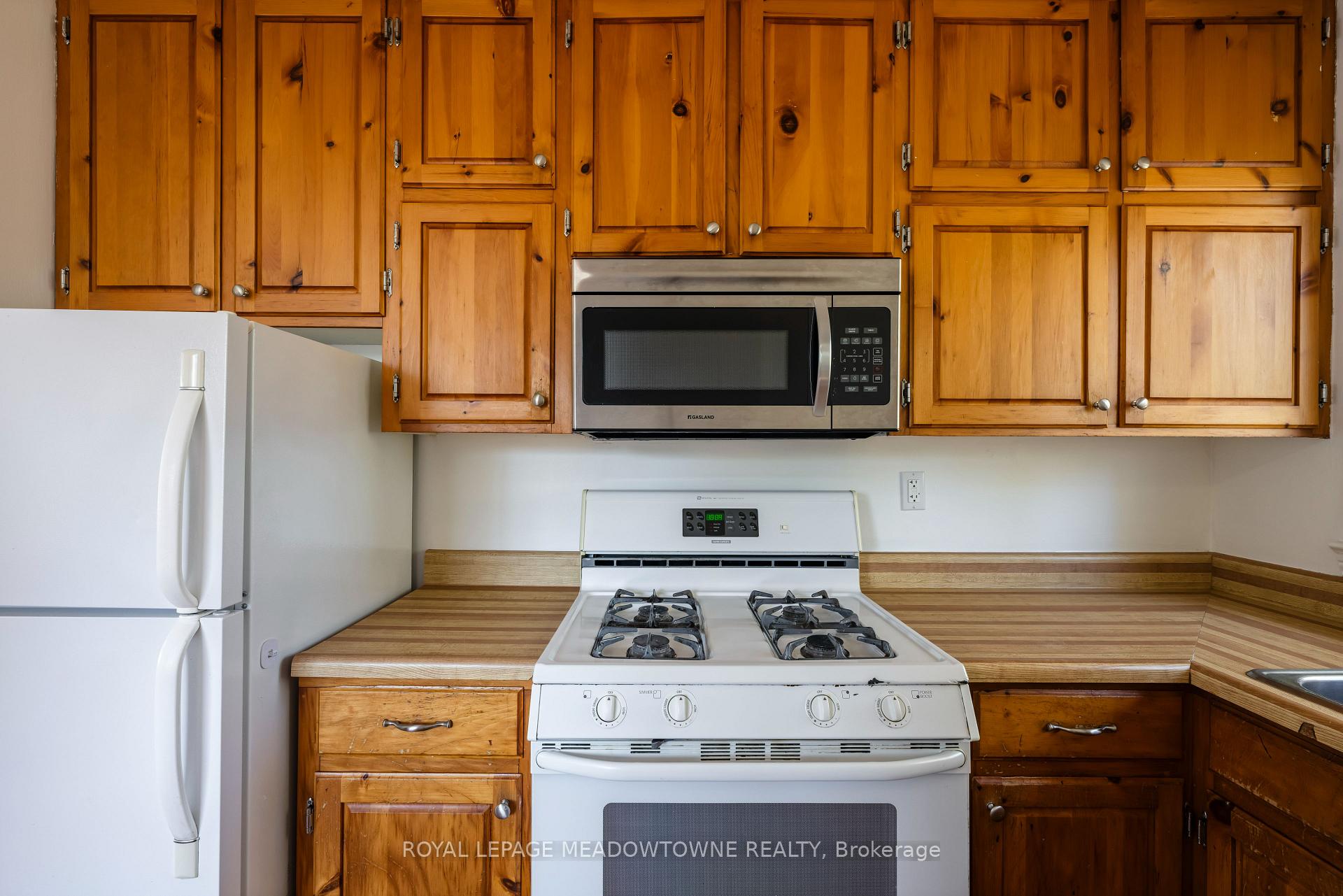 Photo 20 of 169 Longfield Road, Halton Hills, Acton — HOMEH