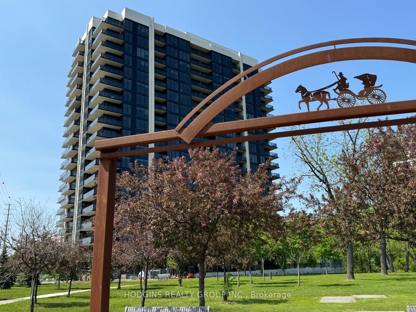 Photo 4 of Unit 813, 1035 Southdown Road, Mississauga, Clarkson — HOMEH