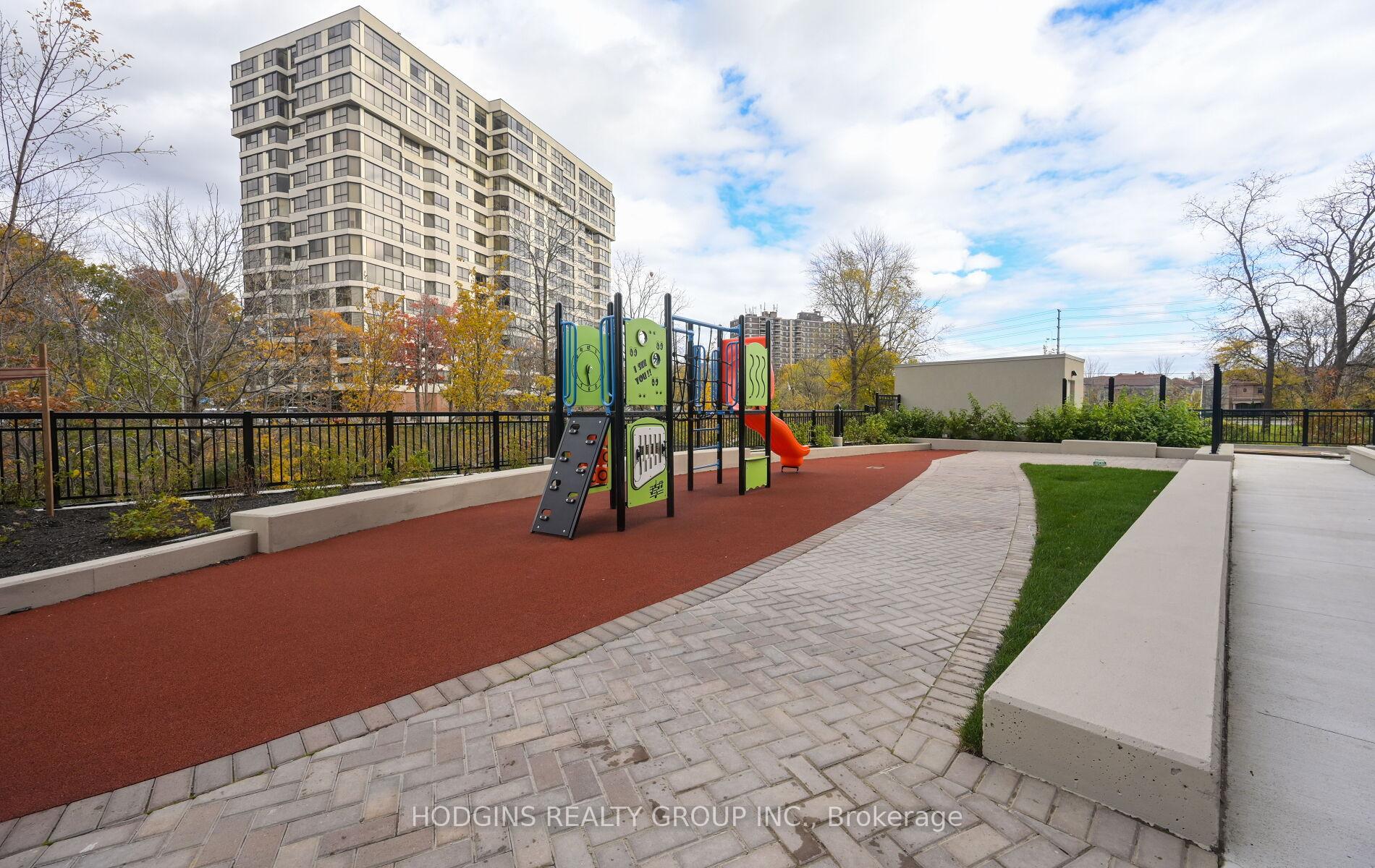 Photo 19 of Unit 813, 1035 Southdown Road, Mississauga, Clarkson — HOMEH