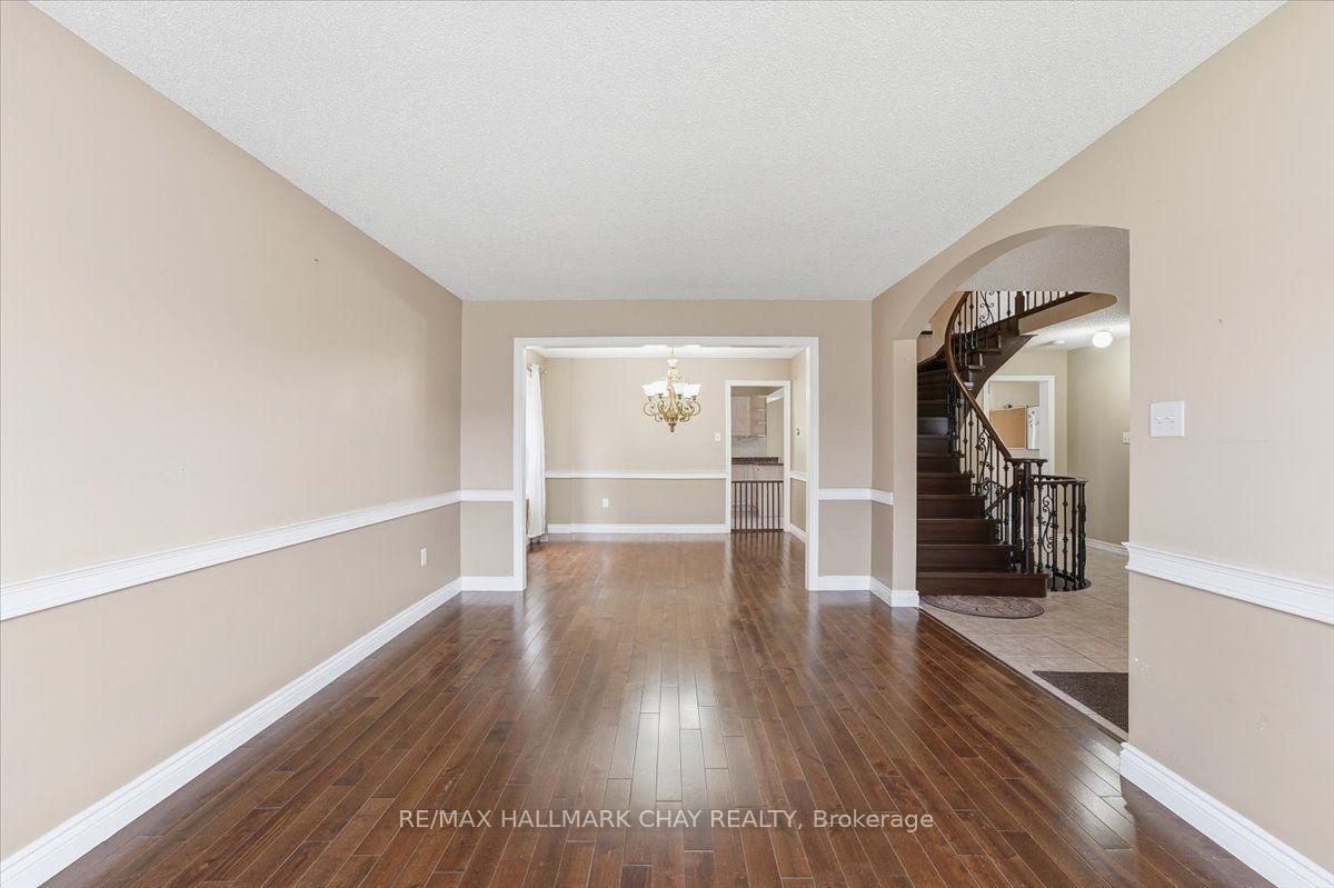Photo 5 of Unit Main/Upper, 484 Ferndale Drive, Barrie, Northwest — HOMEH