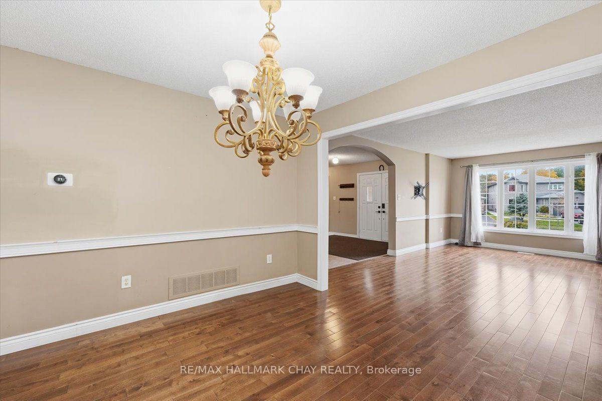 Photo 6 of Unit Main/Upper, 484 Ferndale Drive, Barrie, Northwest — HOMEH