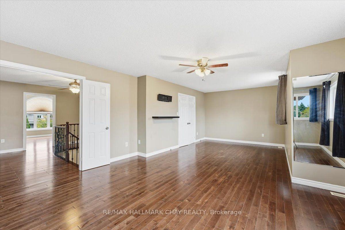 Photo 16 of Unit Main/Upper, 484 Ferndale Drive, Barrie, Northwest — HOMEH