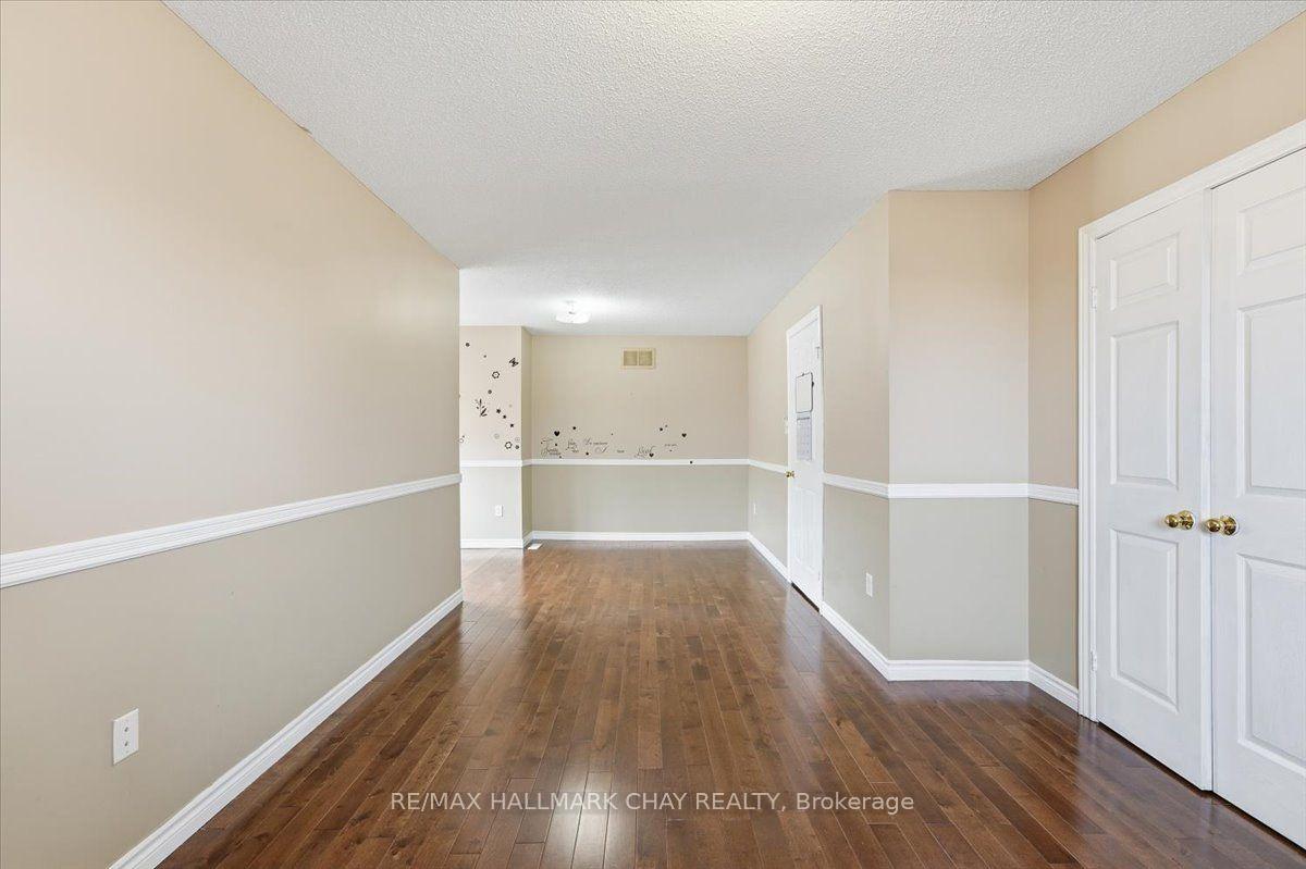 Photo 22 of Unit Main/Upper, 484 Ferndale Drive, Barrie, Northwest — HOMEH