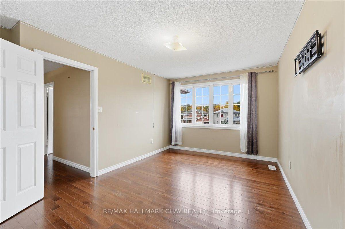 Photo 23 of Unit Main/Upper, 484 Ferndale Drive, Barrie, Northwest — HOMEH