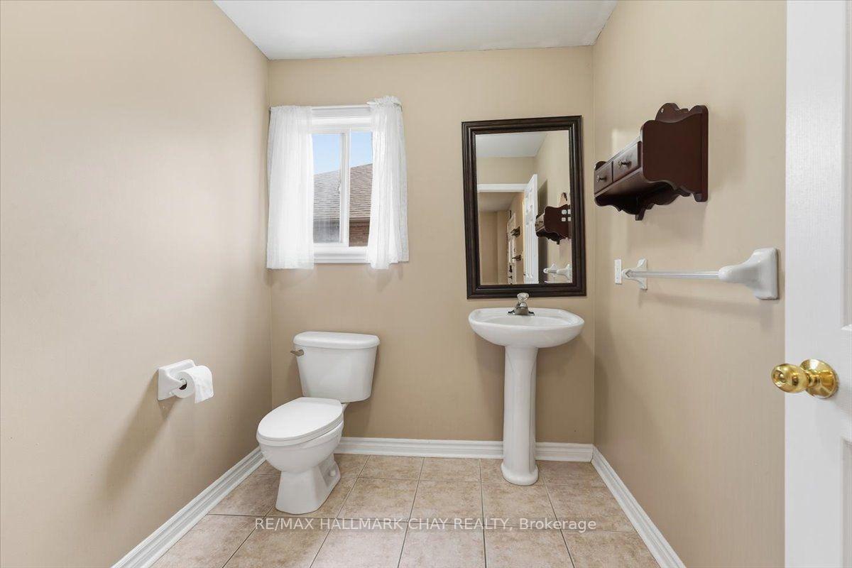 Photo 27 of Unit Main/Upper, 484 Ferndale Drive, Barrie, Northwest — HOMEH