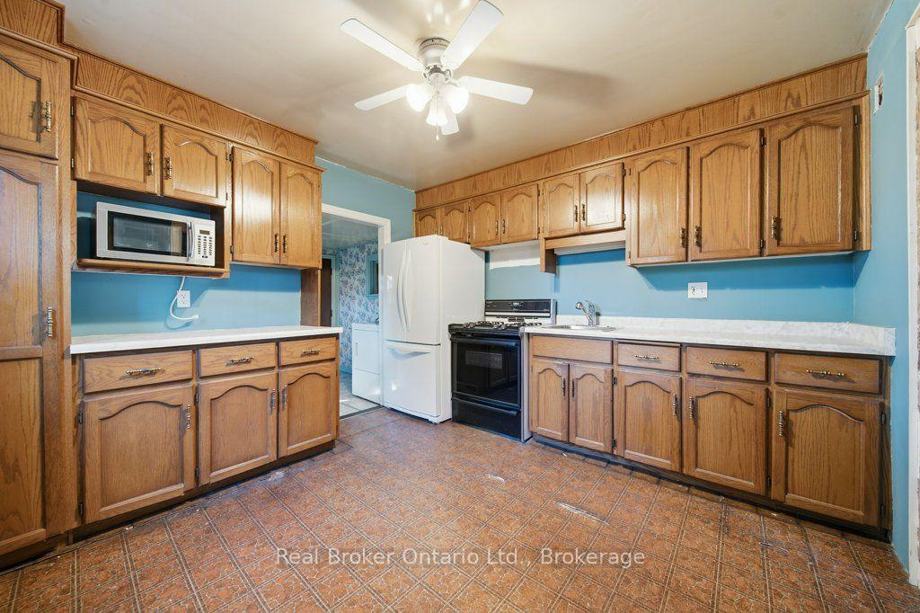 Photo 31 of 84 Alma Street N, Guelph, Junction/Onward Willow — HOMEH