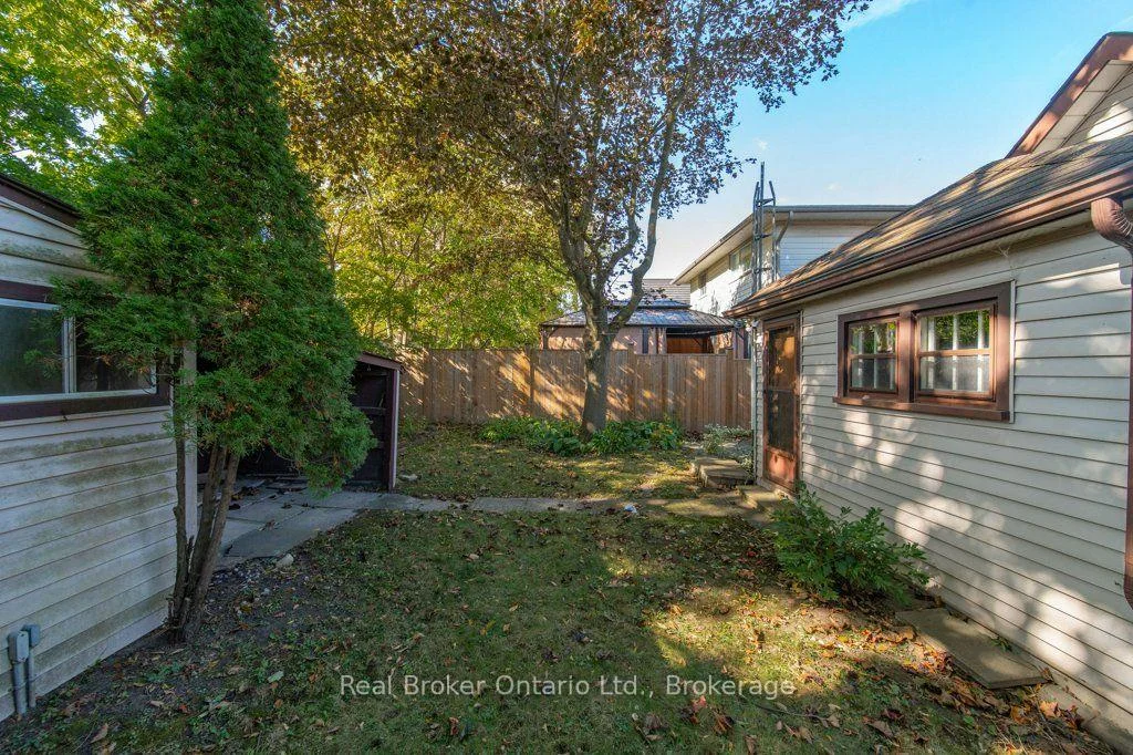 Photo 17 of 84 Alma Street N, Guelph, Junction/Onward Willow — HOMEH