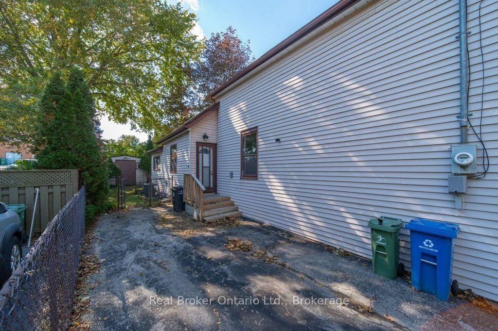 Photo 25 of 84 Alma Street N, Guelph, Junction/Onward Willow — HOMEH