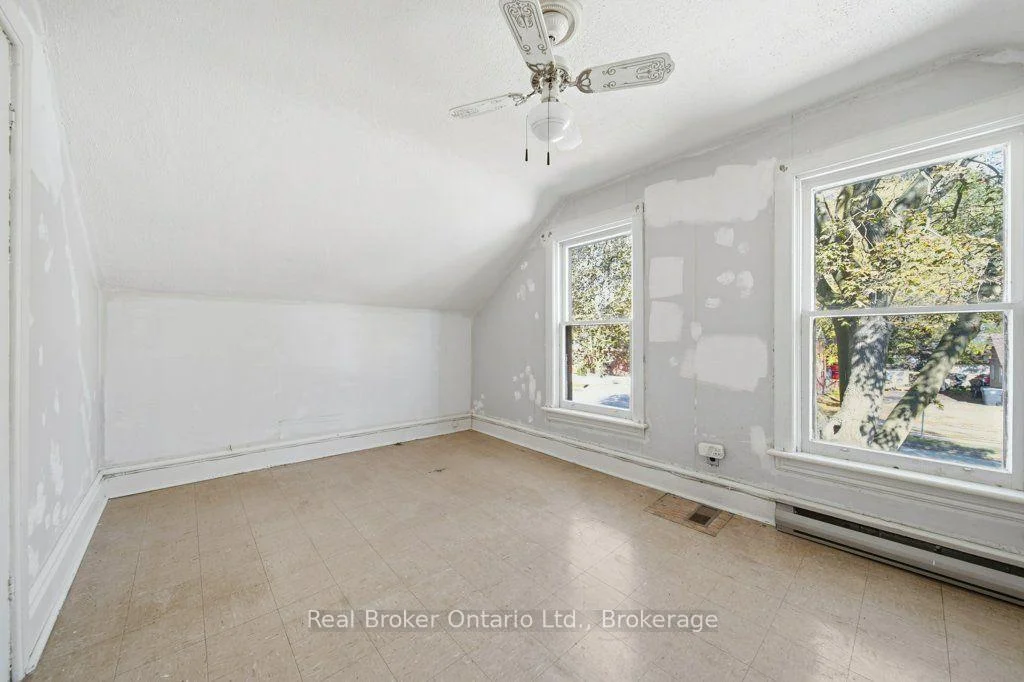 Photo 36 of 84 Alma Street N, Guelph, Junction/Onward Willow — HOMEH