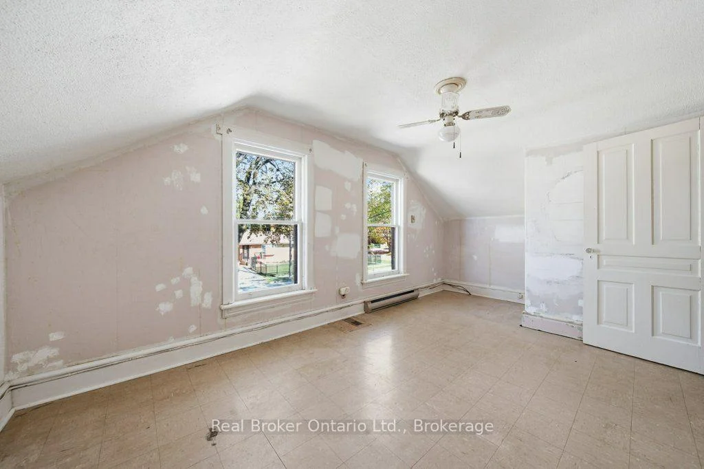 Photo 38 of 84 Alma Street N, Guelph, Junction/Onward Willow — HOMEH