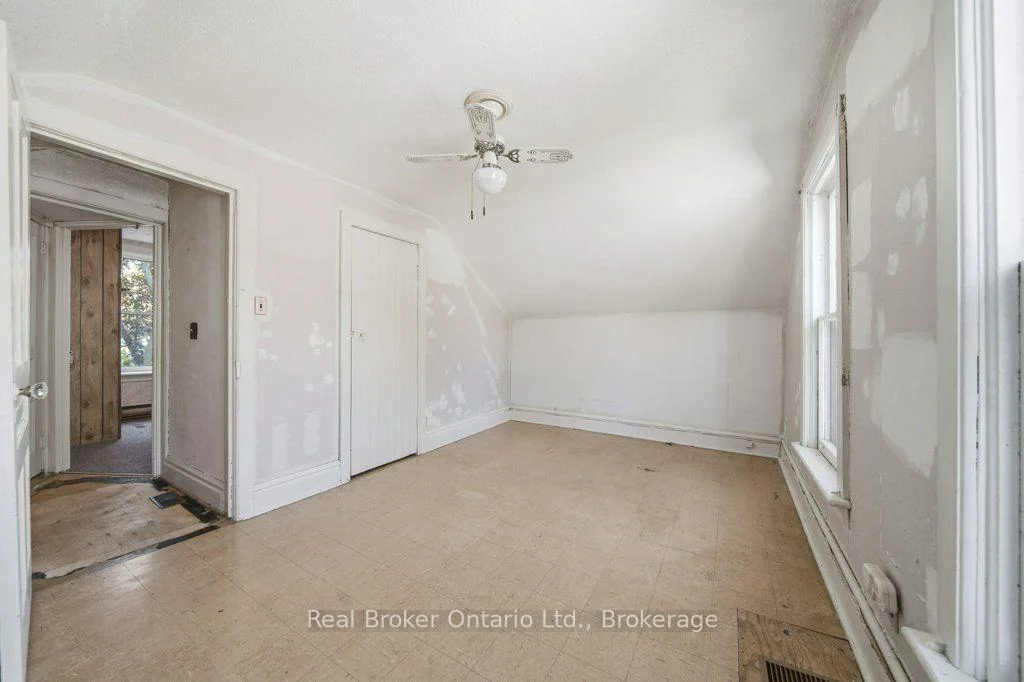 Photo 42 of 84 Alma Street N, Guelph, Junction/Onward Willow — HOMEH