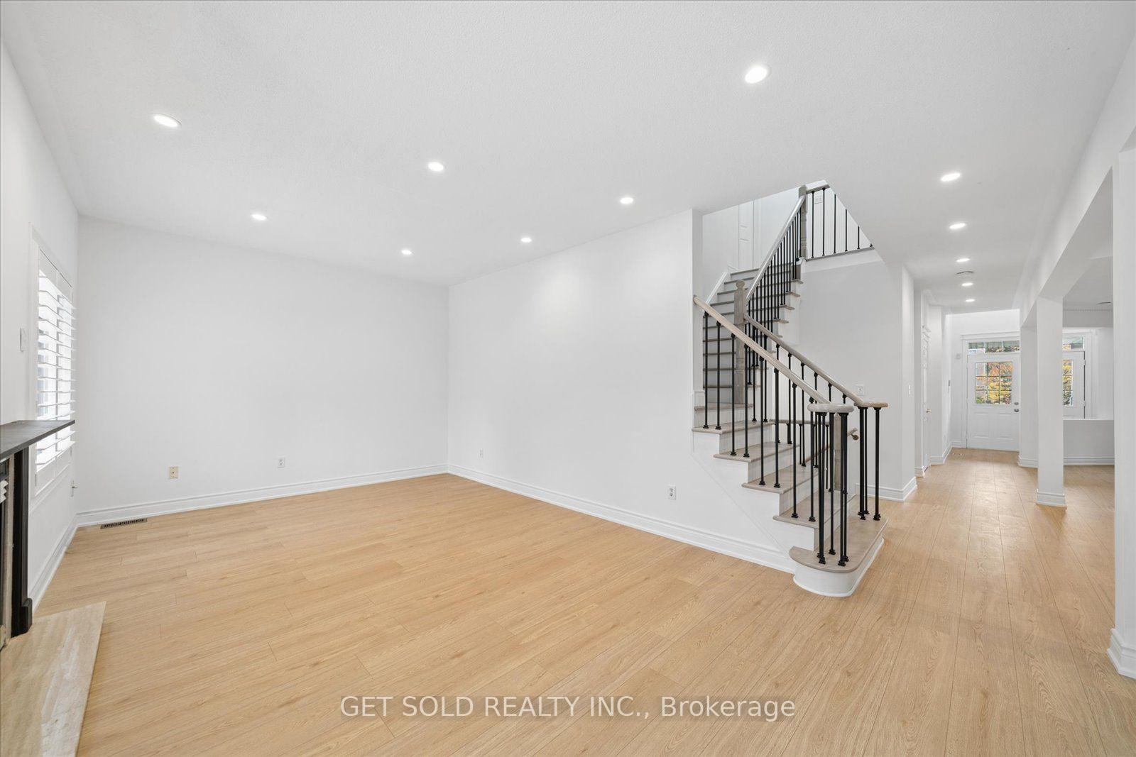 Photo 17 of 5 Ravine Edge Drive, Richmond Hill, Jefferson — HOMEH