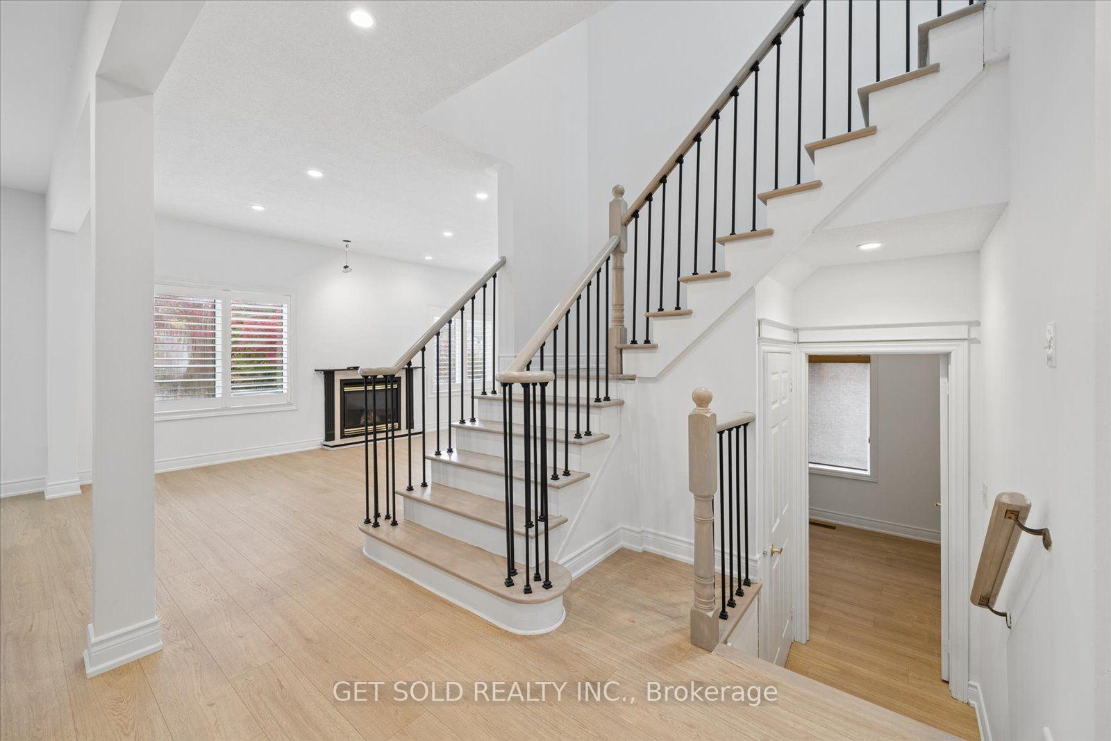 Photo 18 of 5 Ravine Edge Drive, Richmond Hill, Jefferson — HOMEH