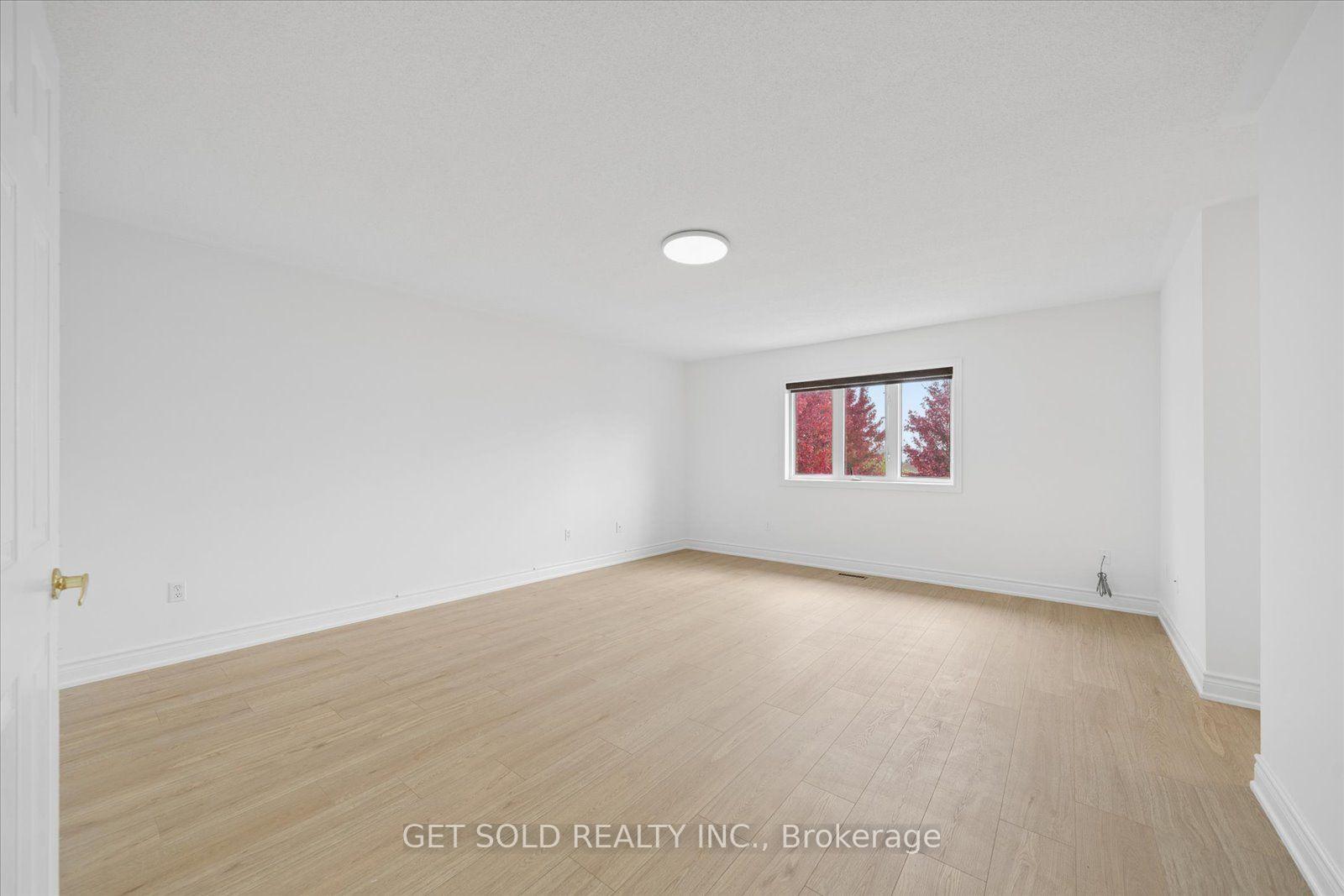 Photo 24 of 5 Ravine Edge Drive, Richmond Hill, Jefferson — HOMEH