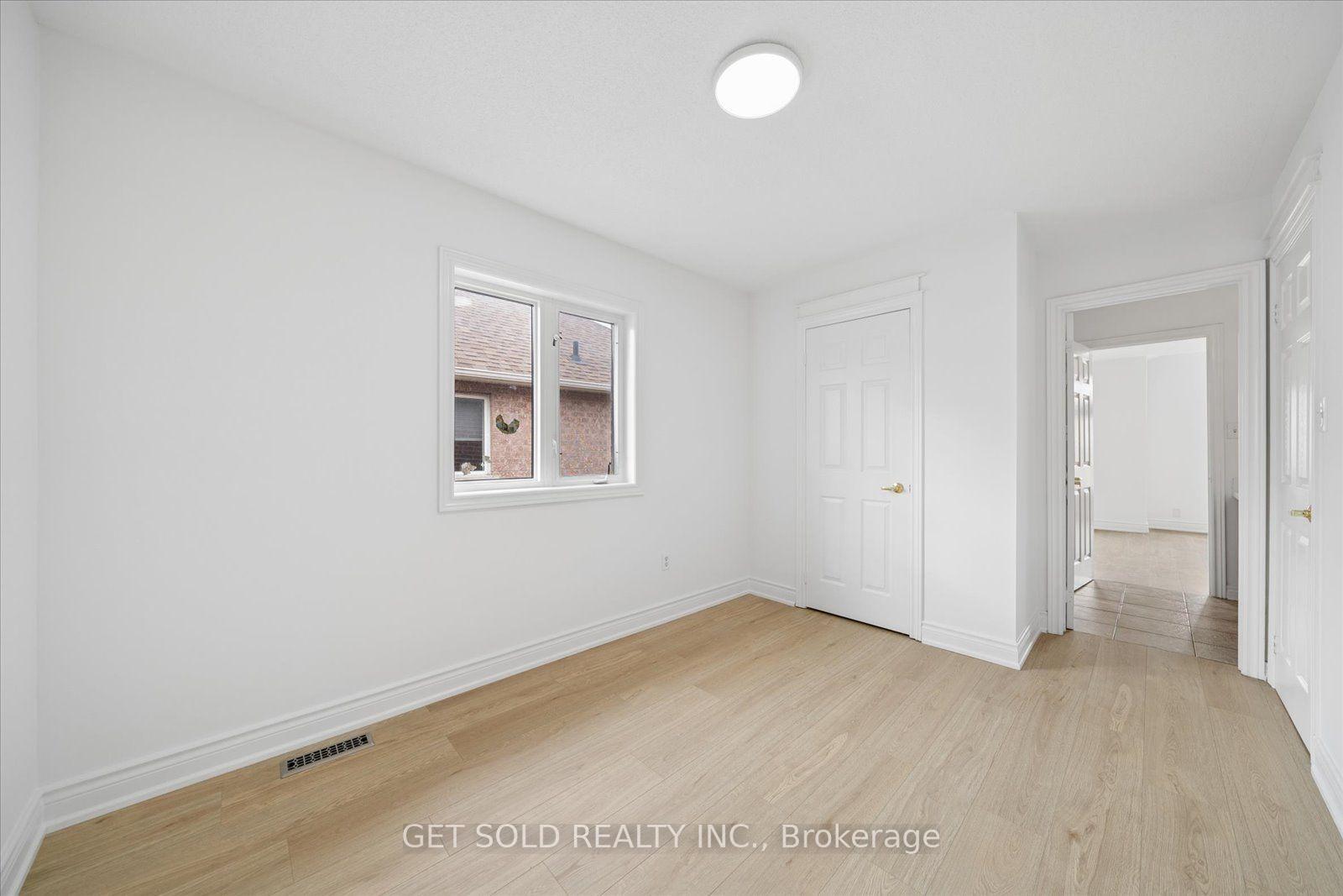 Photo 39 of 5 Ravine Edge Drive, Richmond Hill, Jefferson — HOMEH