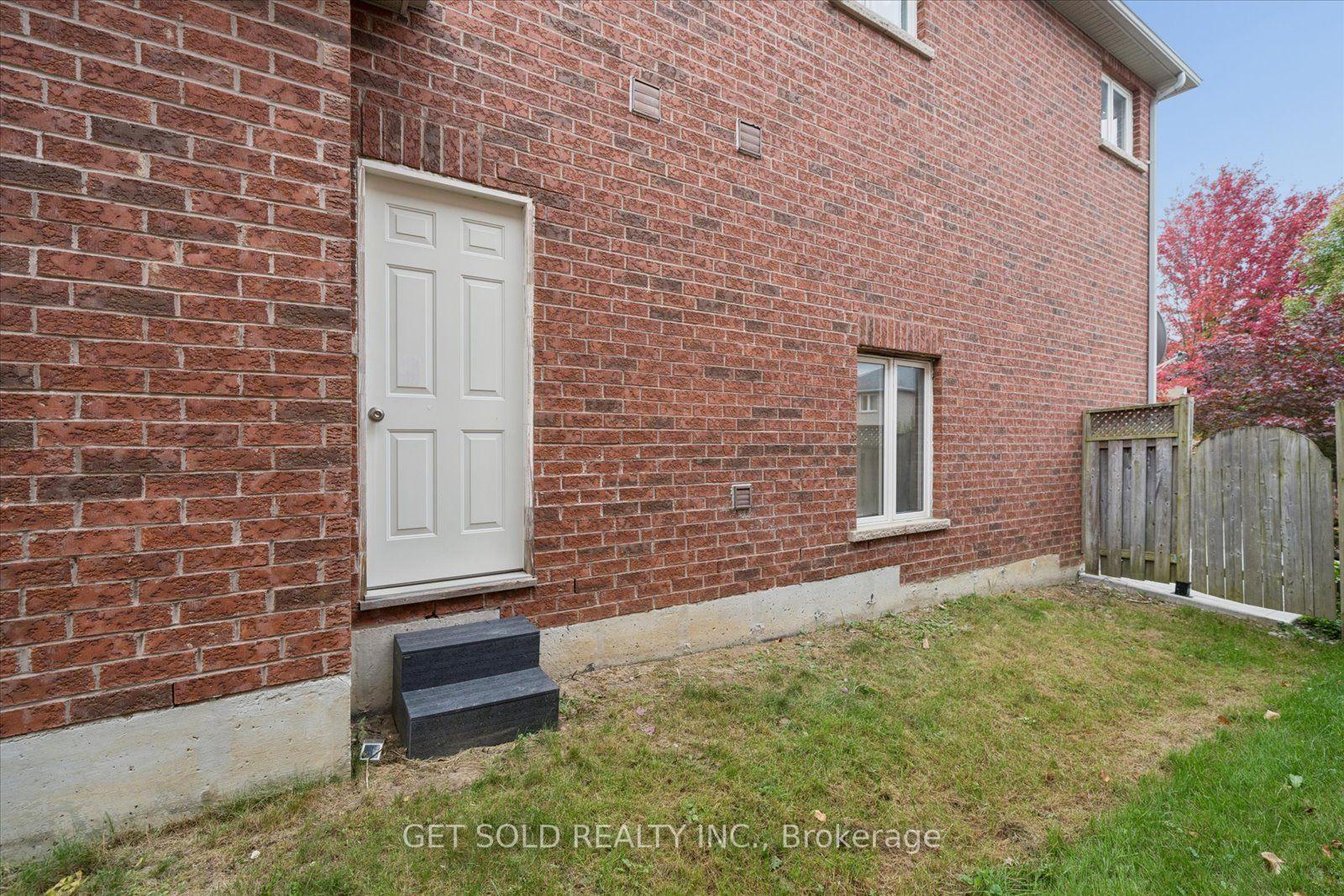 Photo 47 of 5 Ravine Edge Drive, Richmond Hill, Jefferson — HOMEH
