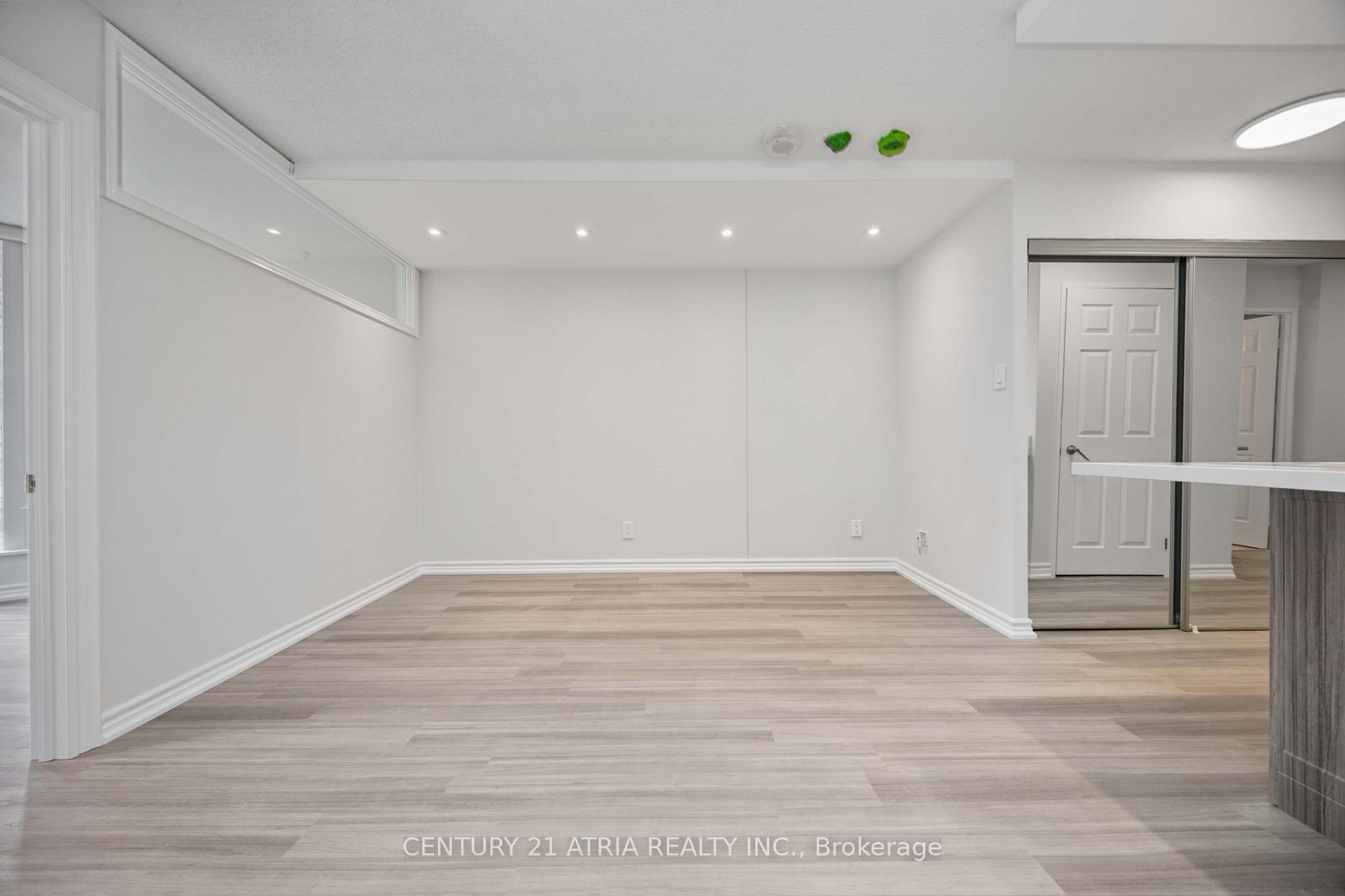 Photo 5 of Unit 2205, 55 Centre Avenue, Toronto, Bay Street Corridor — HOMEH