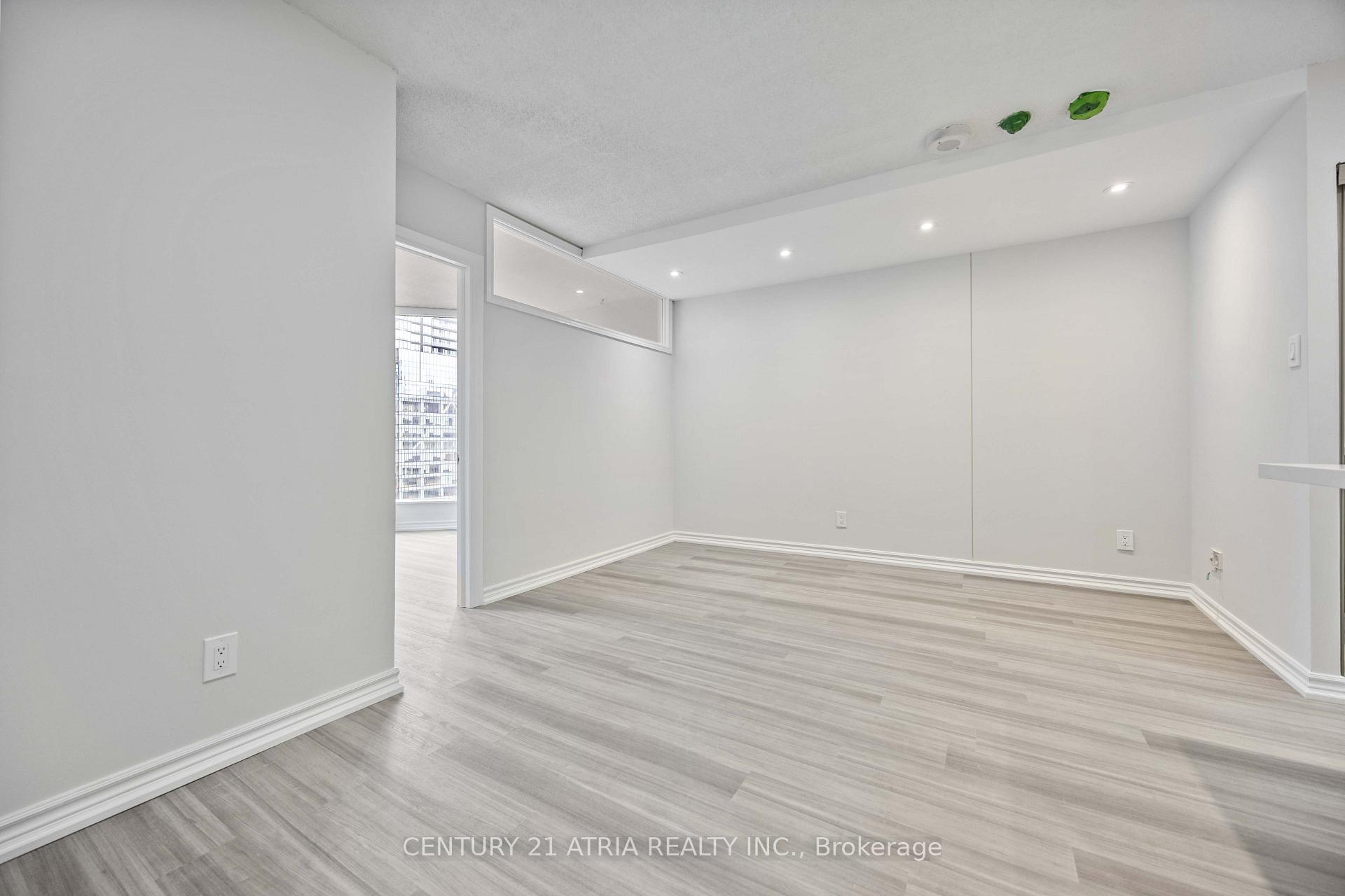Photo 9 of Unit 2205, 55 Centre Avenue, Toronto, Bay Street Corridor — HOMEH