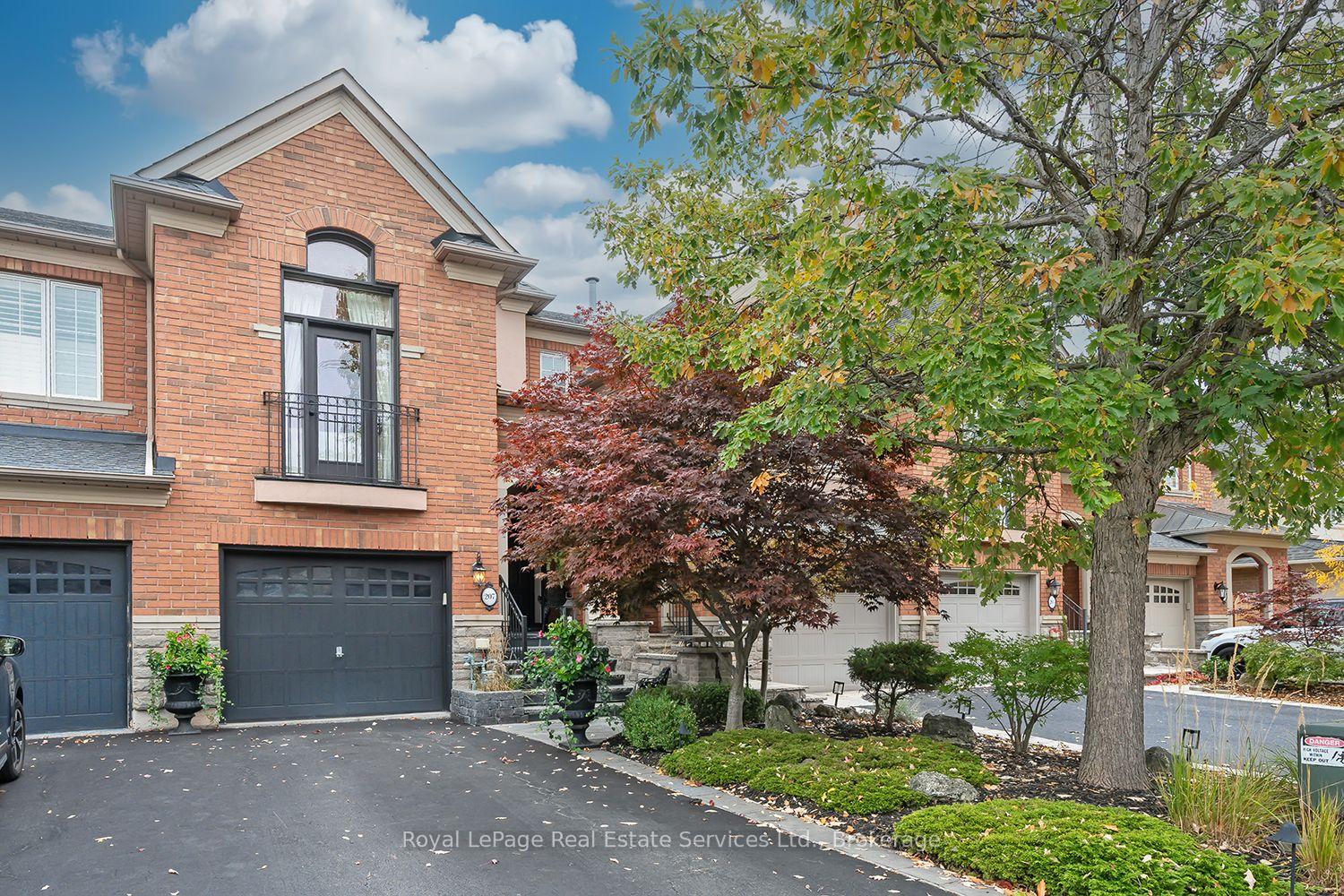 Photo 1 of 207 Tawny Crescent, Oakville, Bronte — HOMEH
