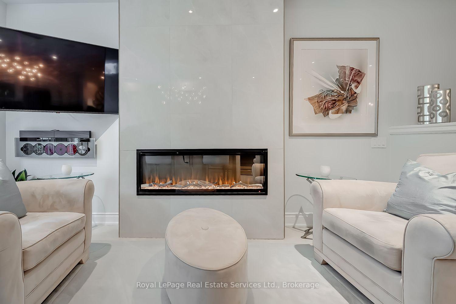 Photo 11 of 207 Tawny Crescent, Oakville, Bronte — HOMEH