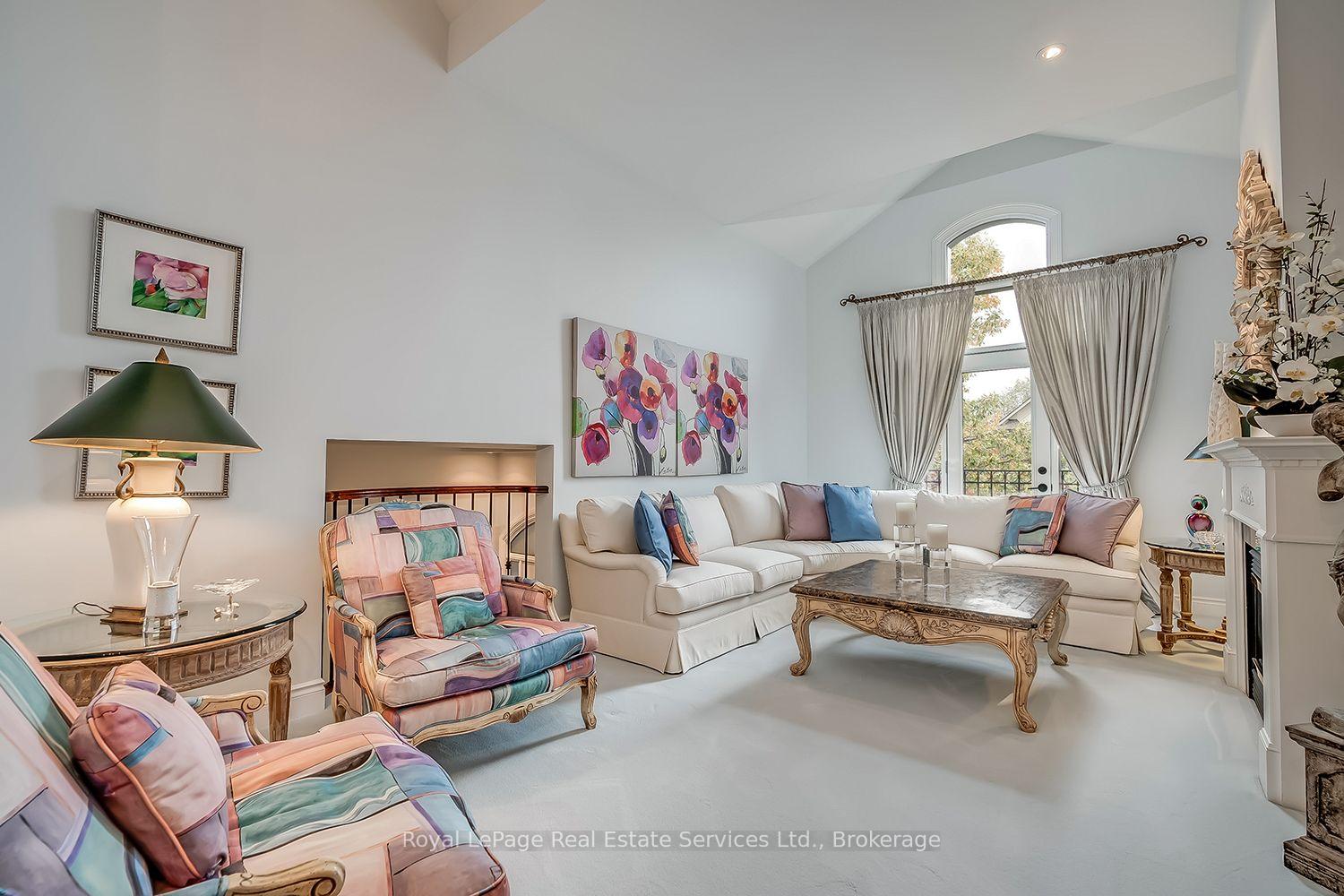 Photo 17 of 207 Tawny Crescent, Oakville, Bronte — HOMEH