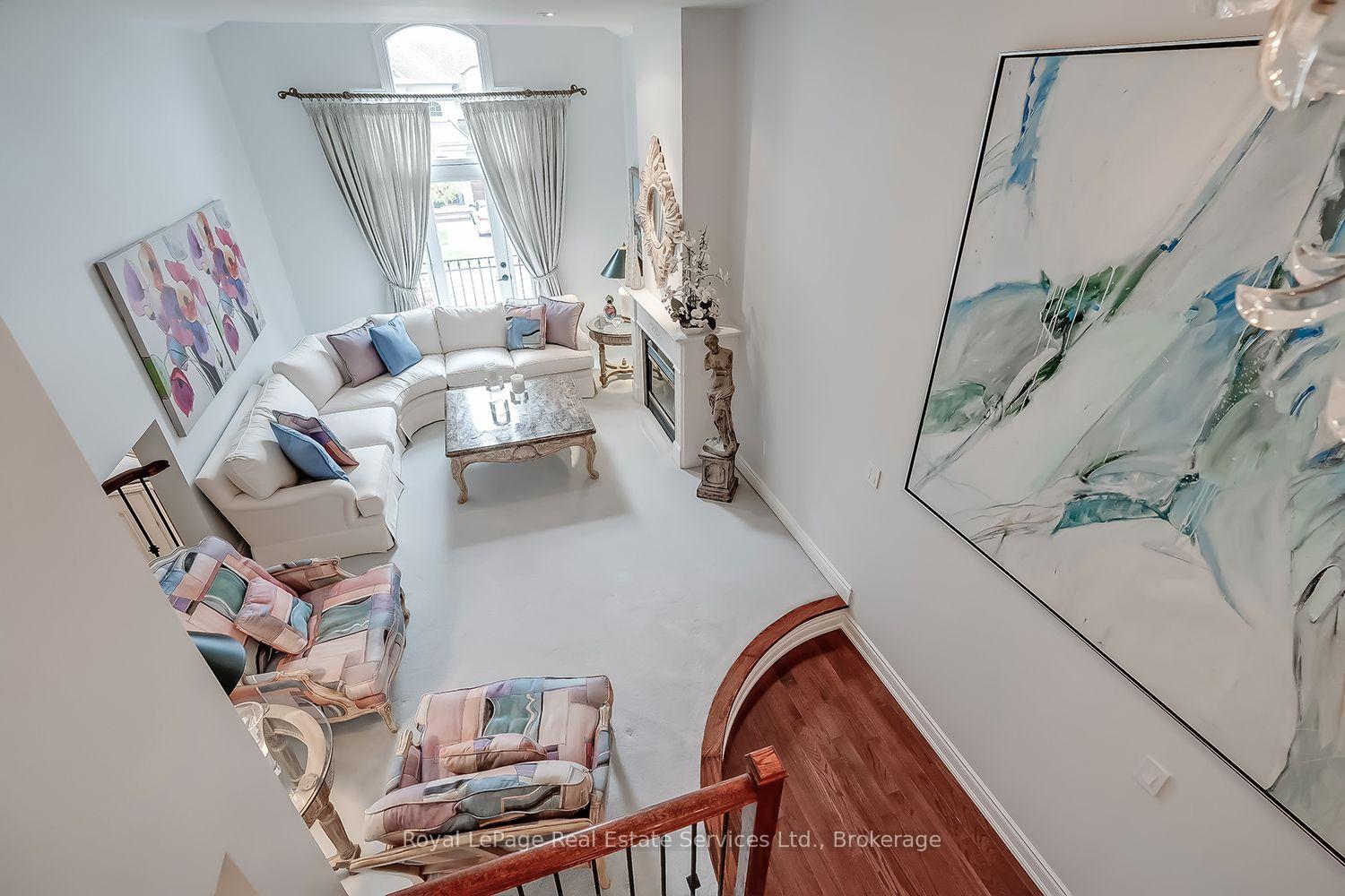 Photo 18 of 207 Tawny Crescent, Oakville, Bronte — HOMEH