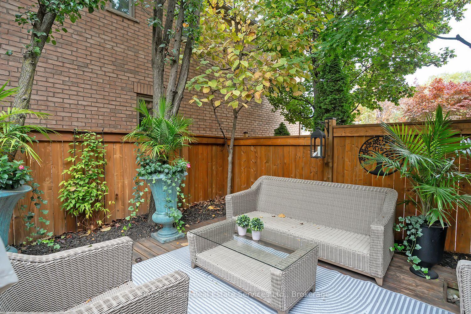 Photo 35 of 207 Tawny Crescent, Oakville, Bronte — HOMEH