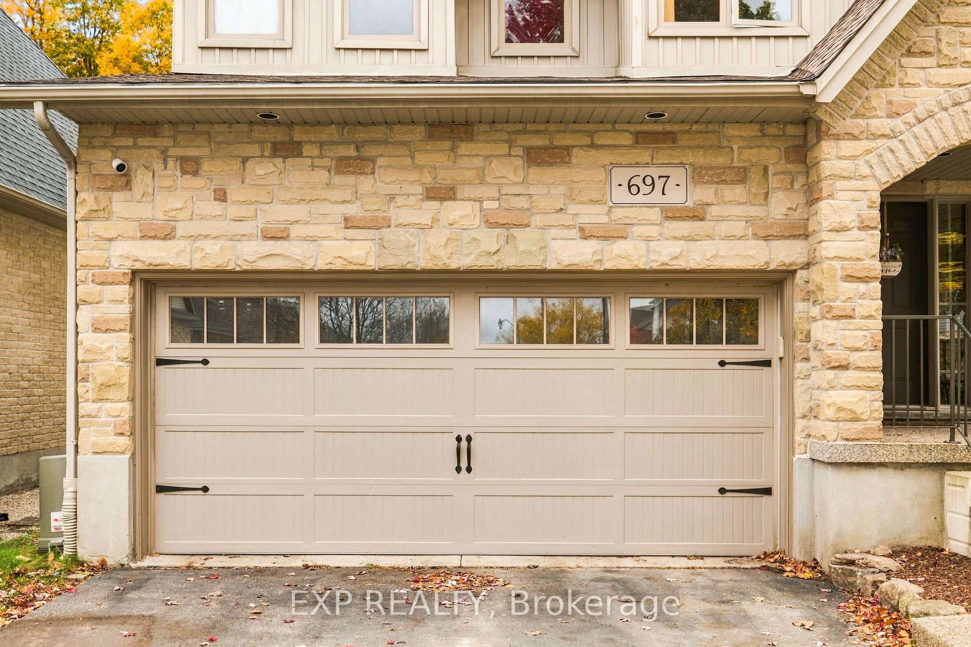 Photo 4 of 697 Rhine Fall Drive, Waterloo — HOMEH