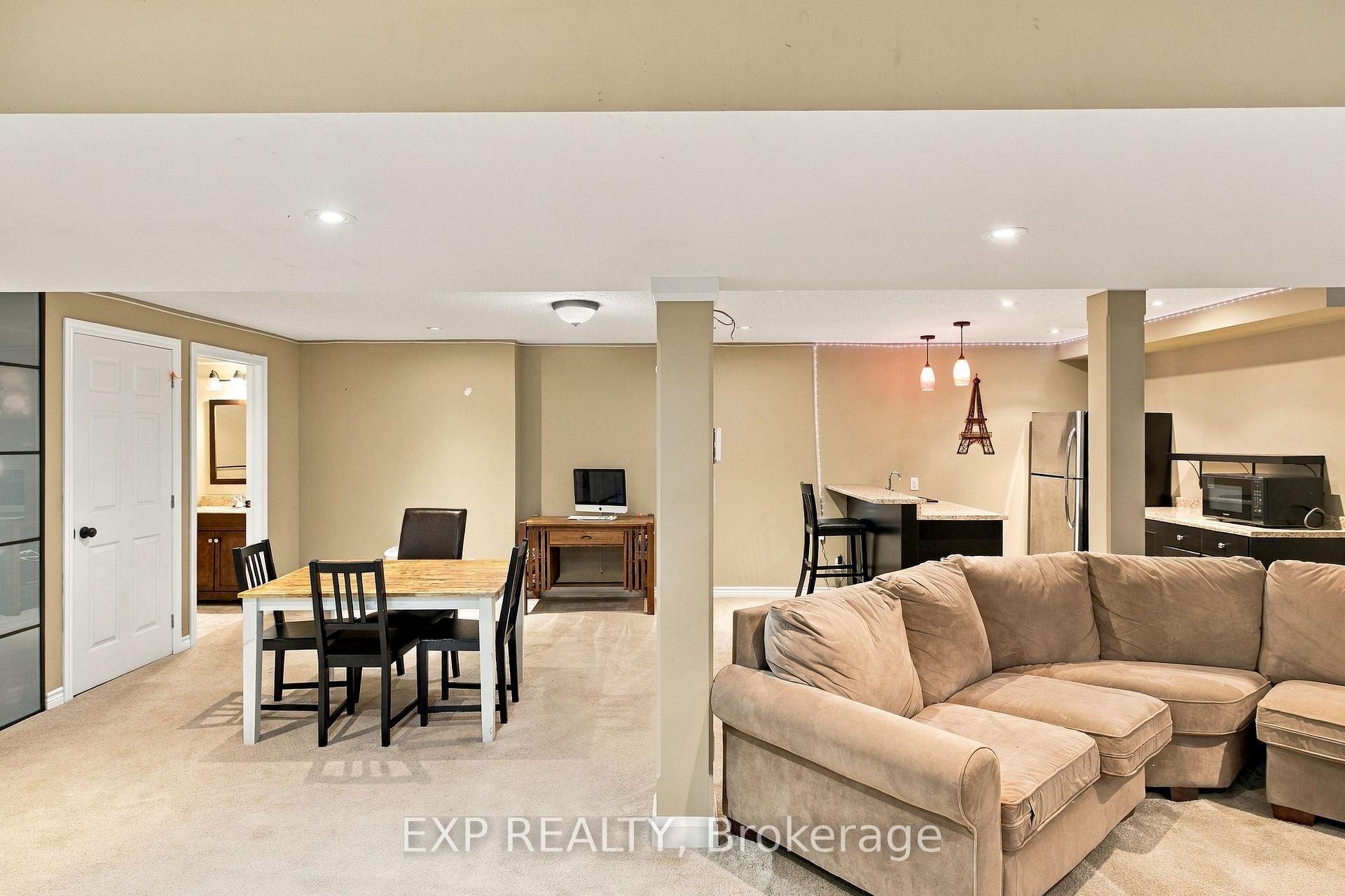 Photo 9 of 697 Rhine Fall Drive, Waterloo — HOMEH