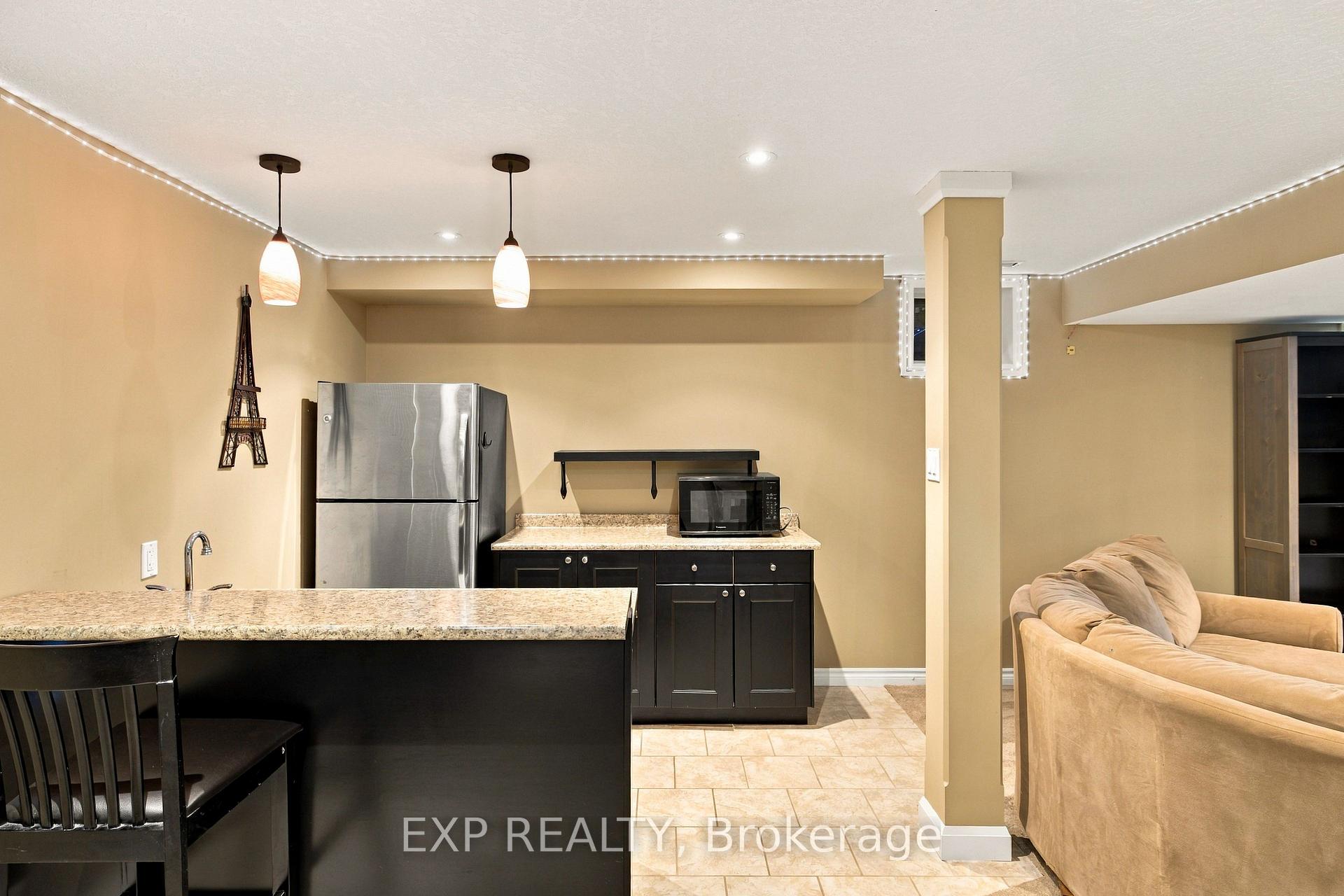 Photo 11 of 697 Rhine Fall Drive, Waterloo — HOMEH