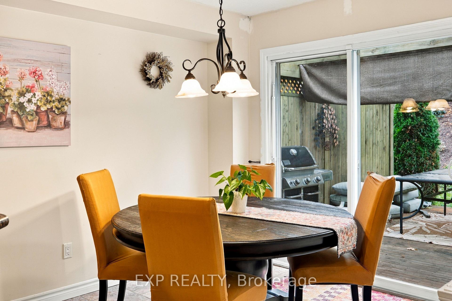Photo 17 of 697 Rhine Fall Drive, Waterloo — HOMEH