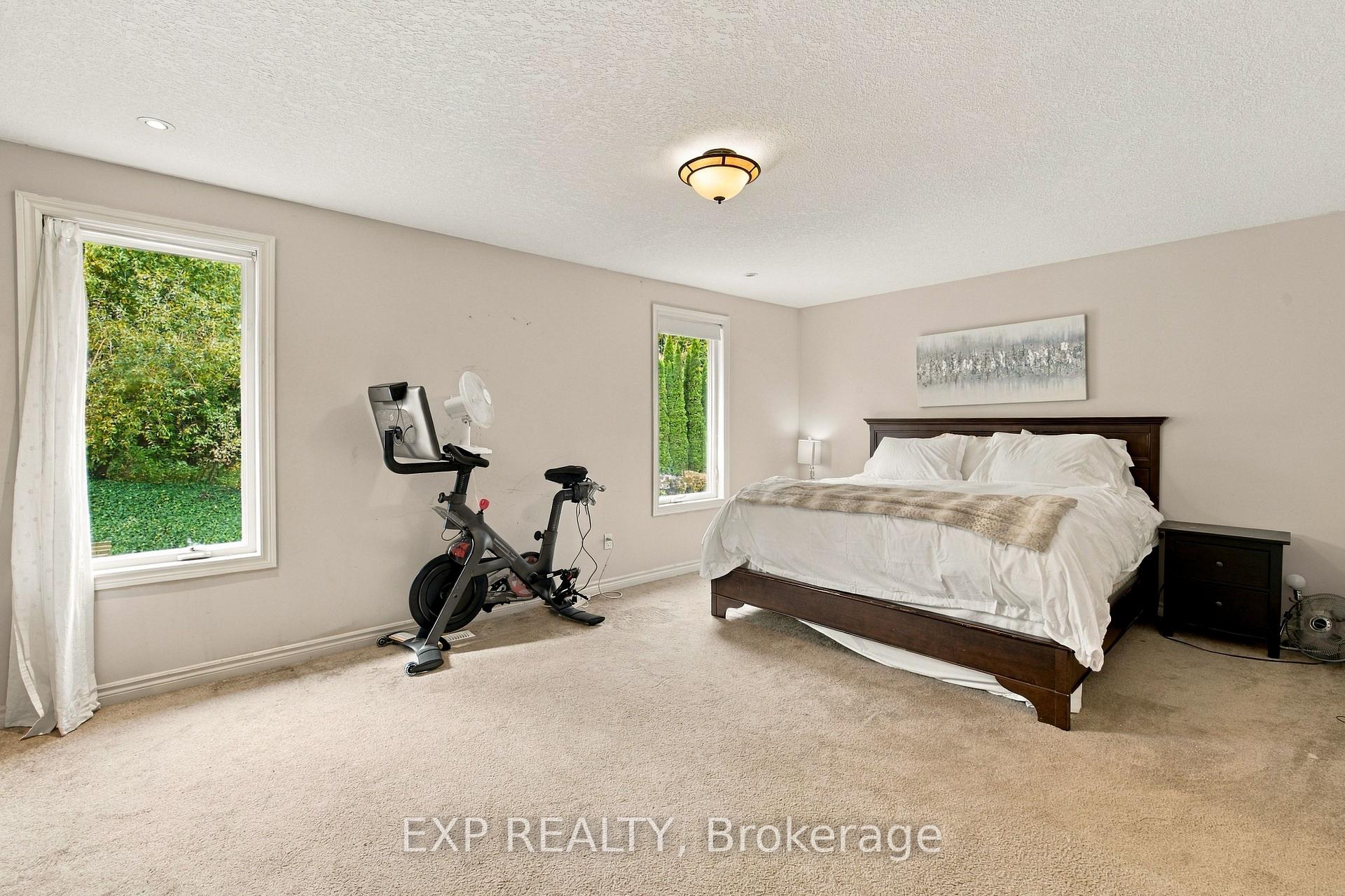 Photo 32 of 697 Rhine Fall Drive, Waterloo — HOMEH