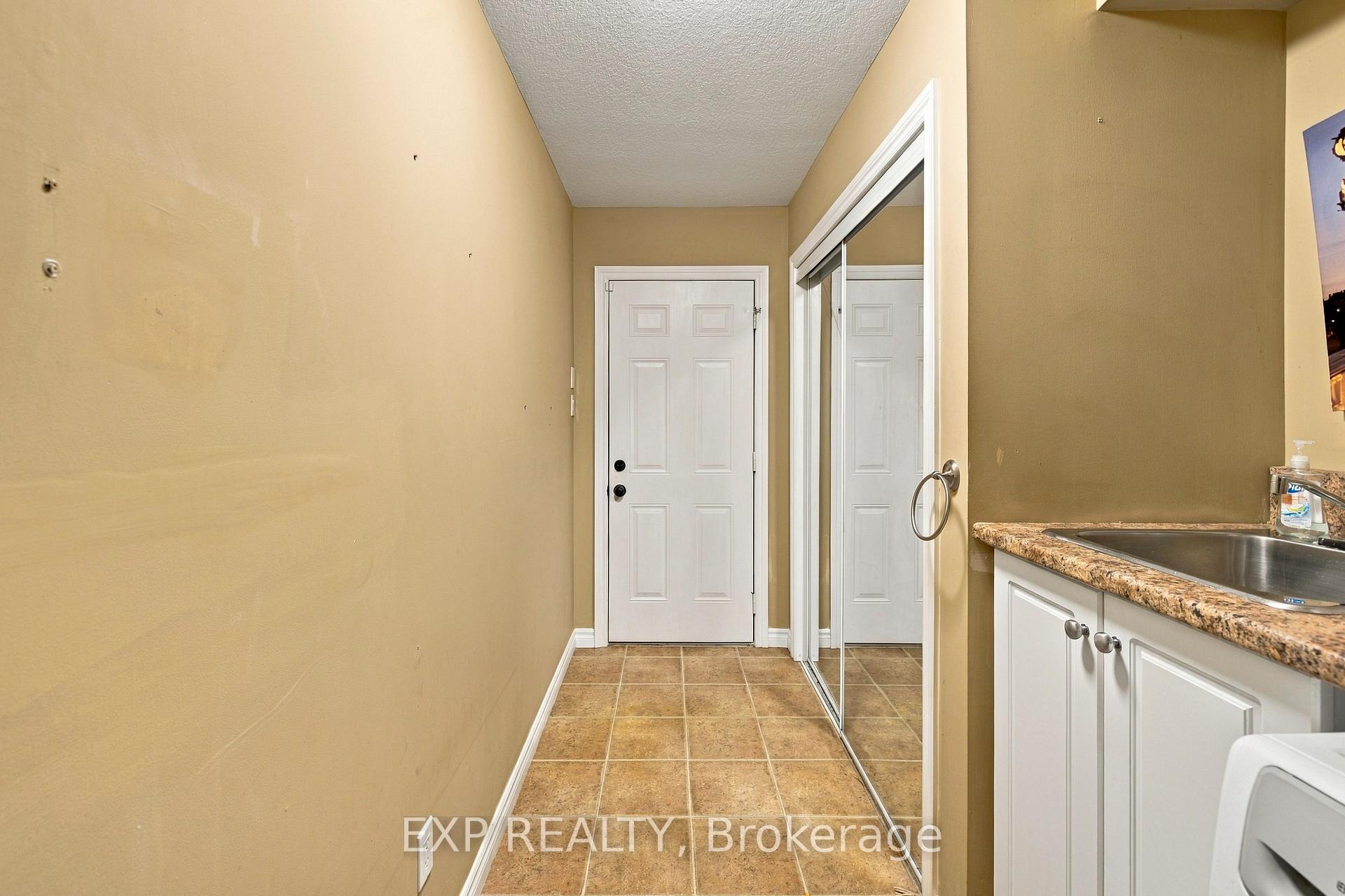Photo 40 of 697 Rhine Fall Drive, Waterloo — HOMEH